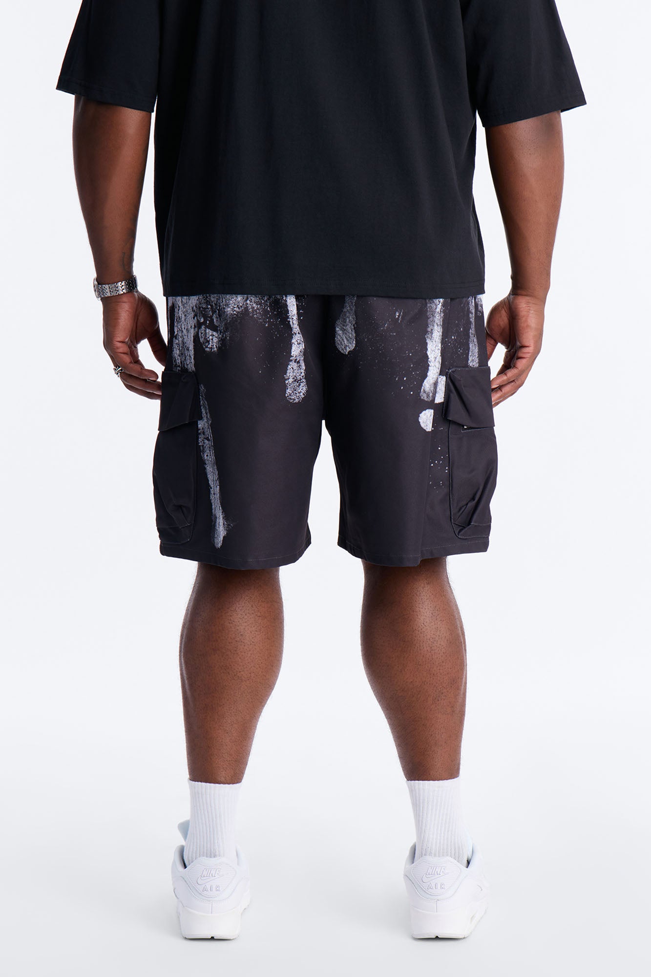 Relaxed Traveling Artist Short - Black/White Fashion Nova