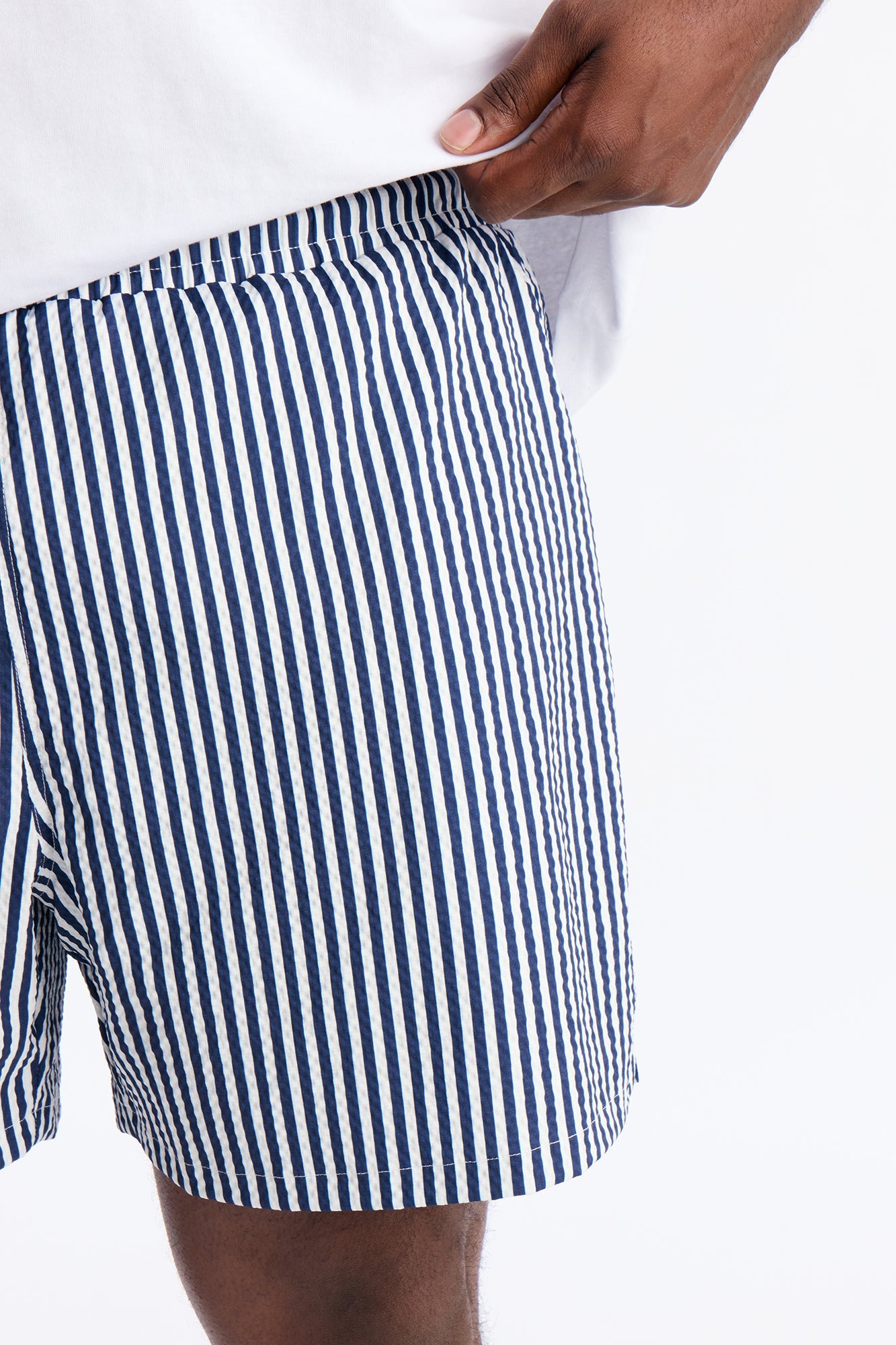 Striped Resort Seersucker Swim Trunk 6″ - Navy Fashion Nova