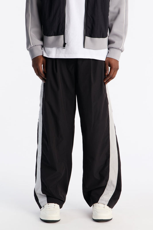 Wide Leg Rear All Over Pocket Tech Pant - Black Fashion Nova