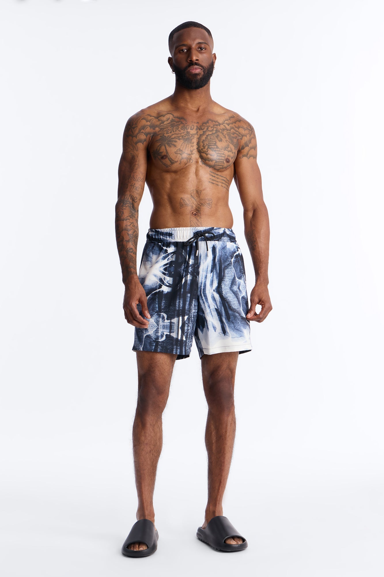 Abstract Oxide Printed Swim Trunk 7″ - Black Fashion Nova