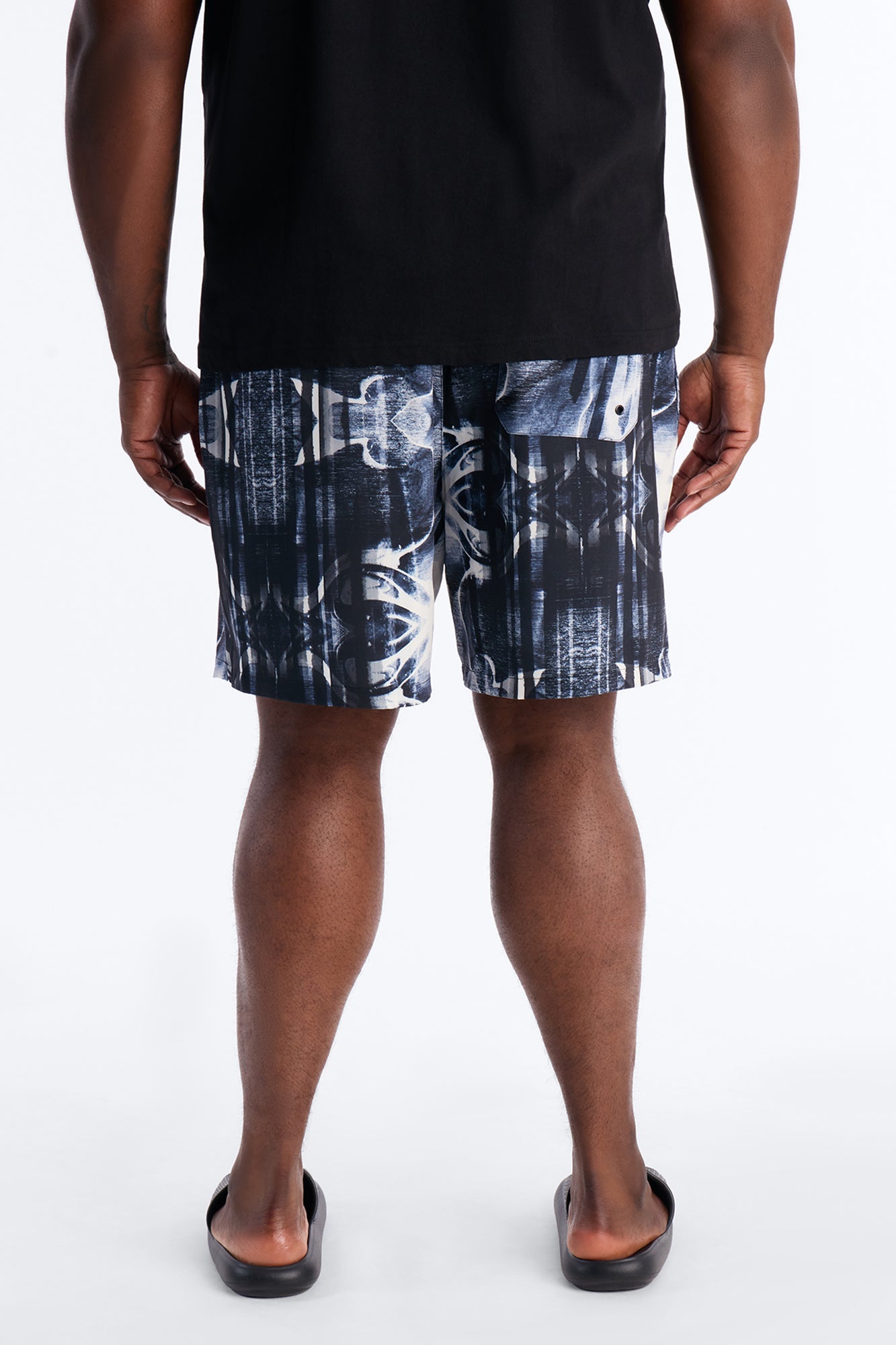 Abstract Oxide Printed Swim Trunk 7″ - Black Fashion Nova