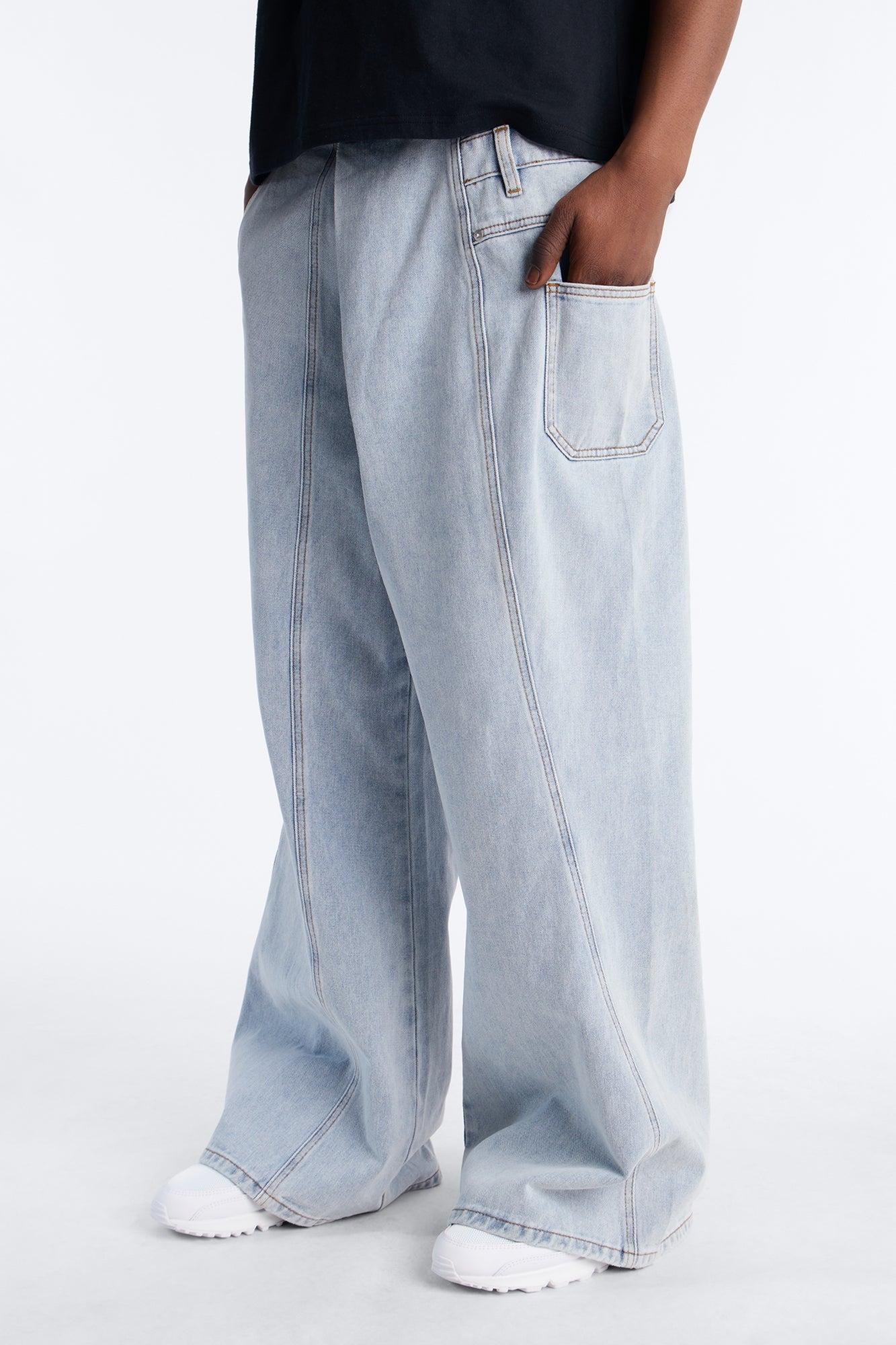 Baggy Crossover Come Again Jean - Light Wash Fashion Nova