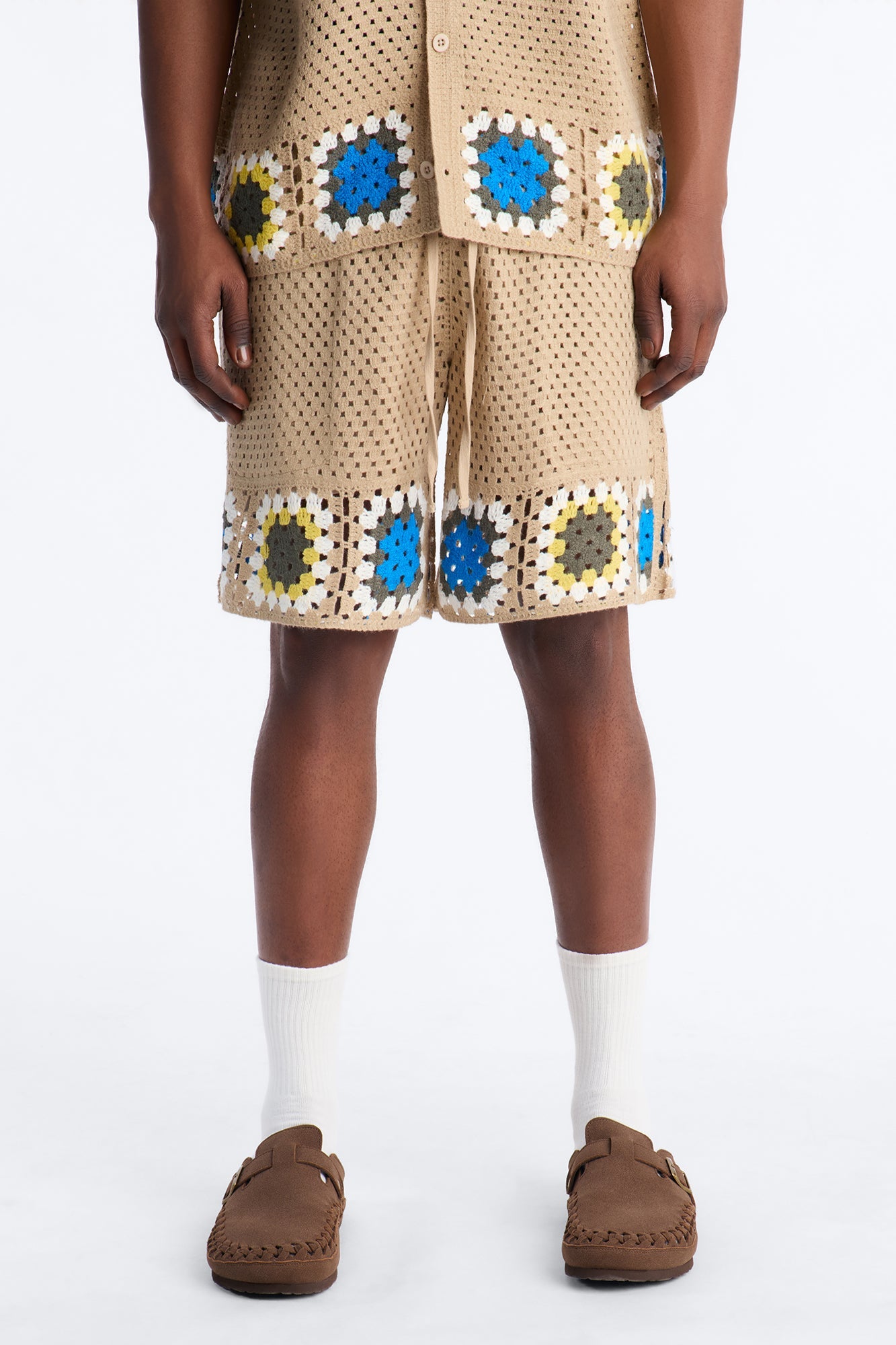 Relaxed Daisy Daze Crochet Short - Tan Fashion Nova