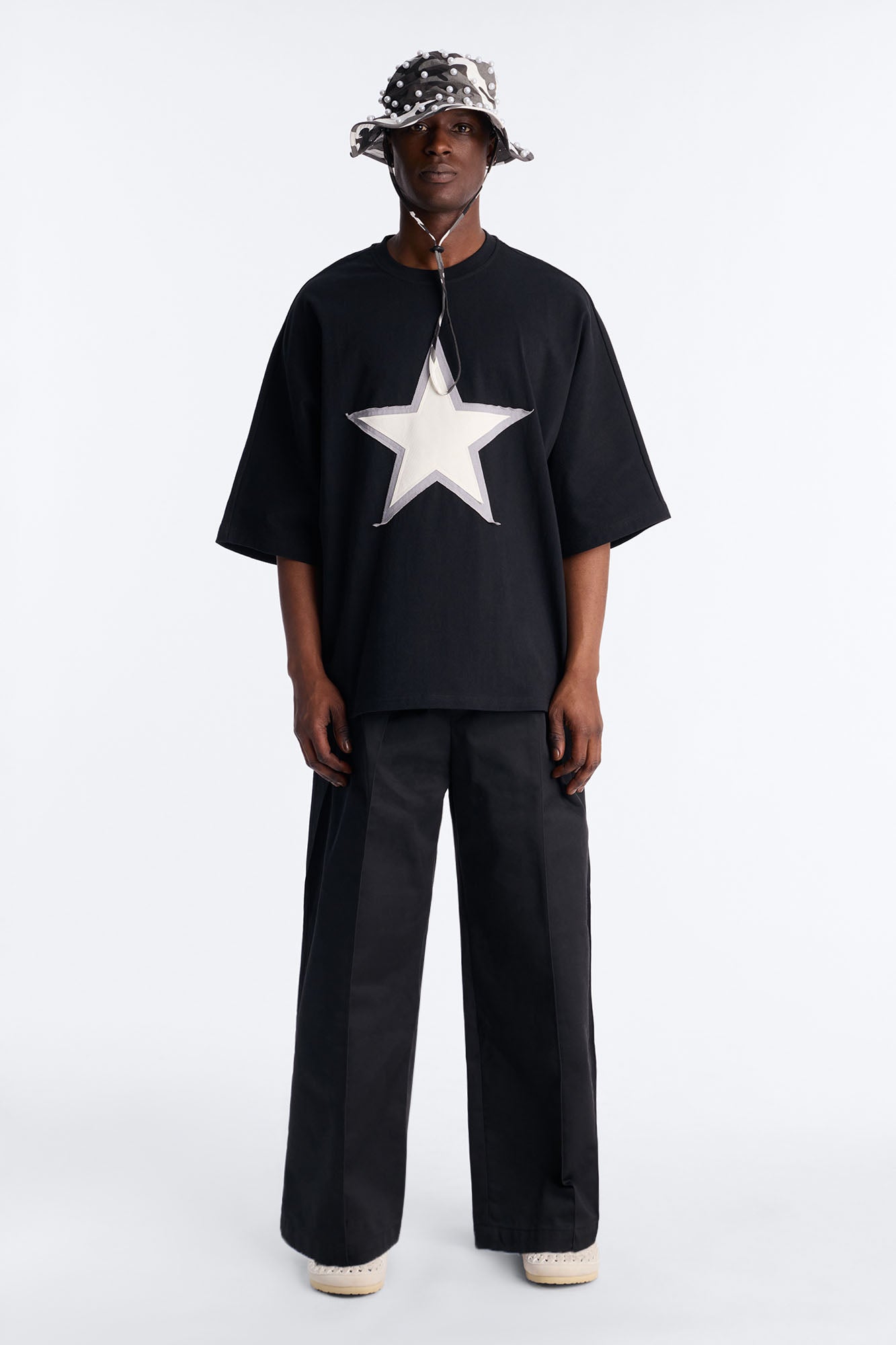 Premium Oversized Star Patch Short Sleeve Tee - Black Fashion Nova