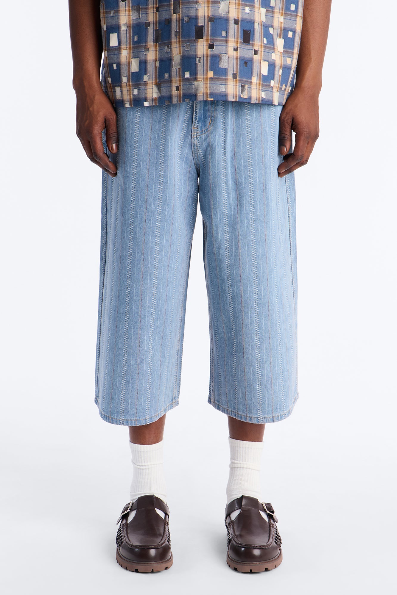 Super Baggy Outfield Denim Short - Light Blue Wash Fashion Nova