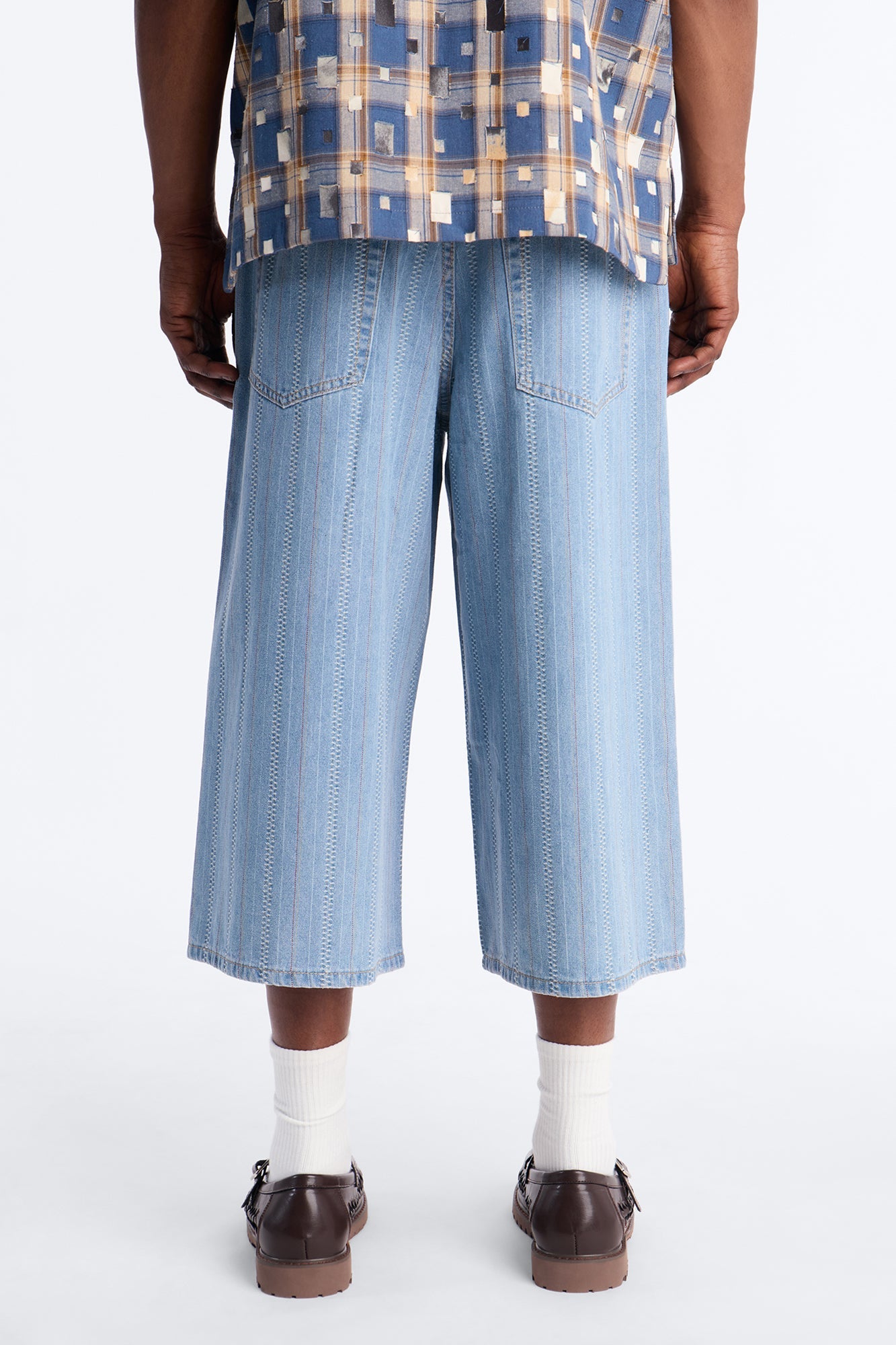 Super Baggy Outfield Denim Short - Light Blue Wash Fashion Nova