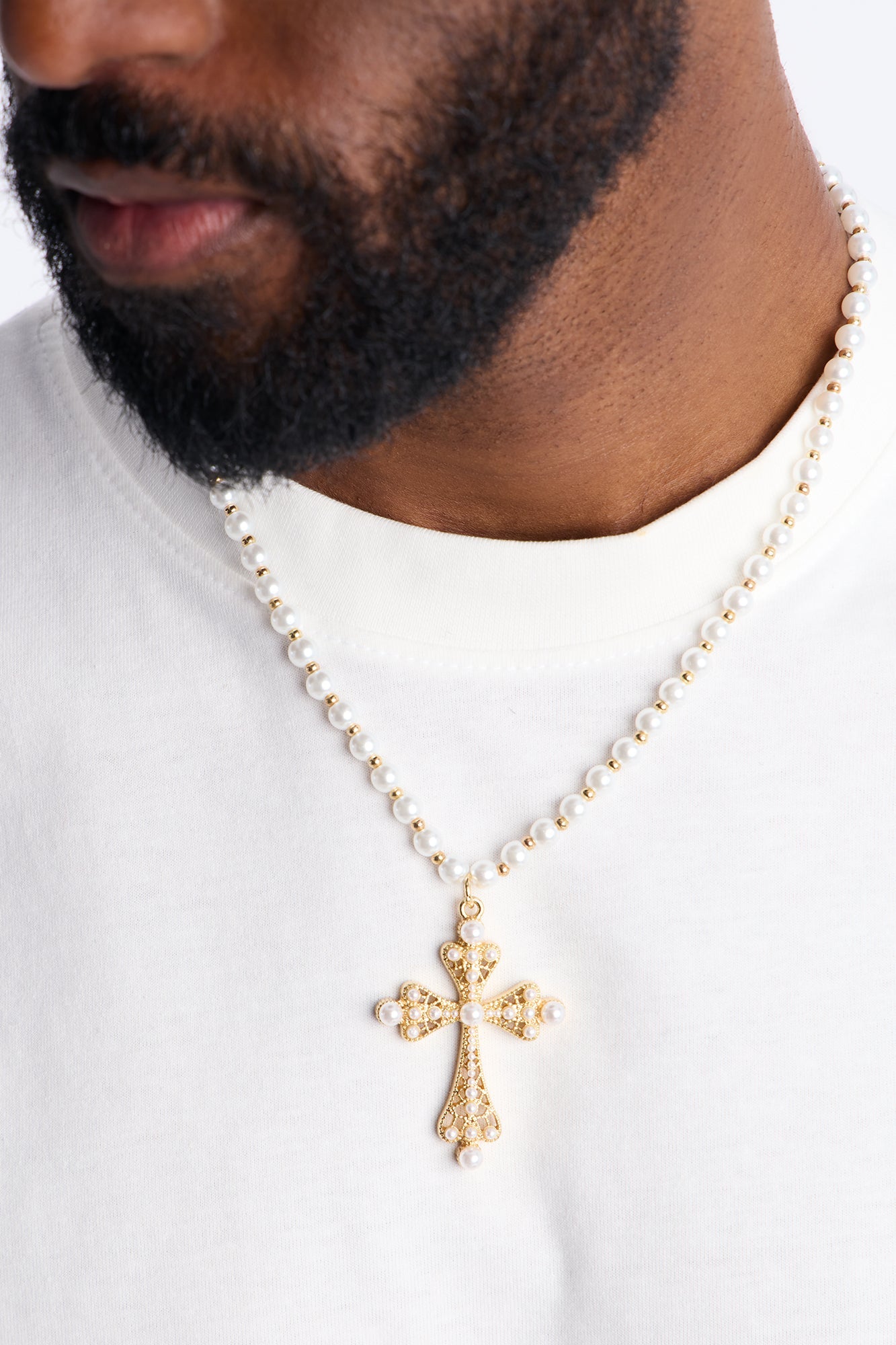 Roman Pearl Cross Pendant Necklace - Gold Fashion Nova
