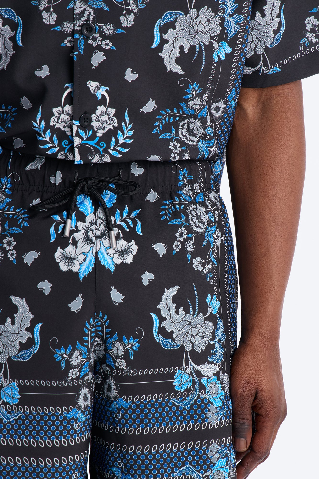 Mirage Bloom Swim Trunk 7″ - Black Fashion Nova