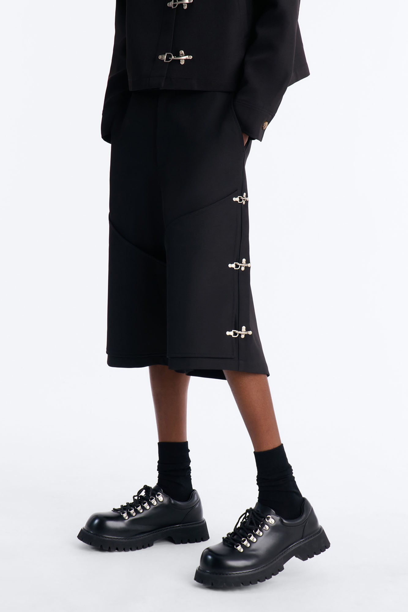 Baggy Vie Clasp Short - Black Fashion Nova