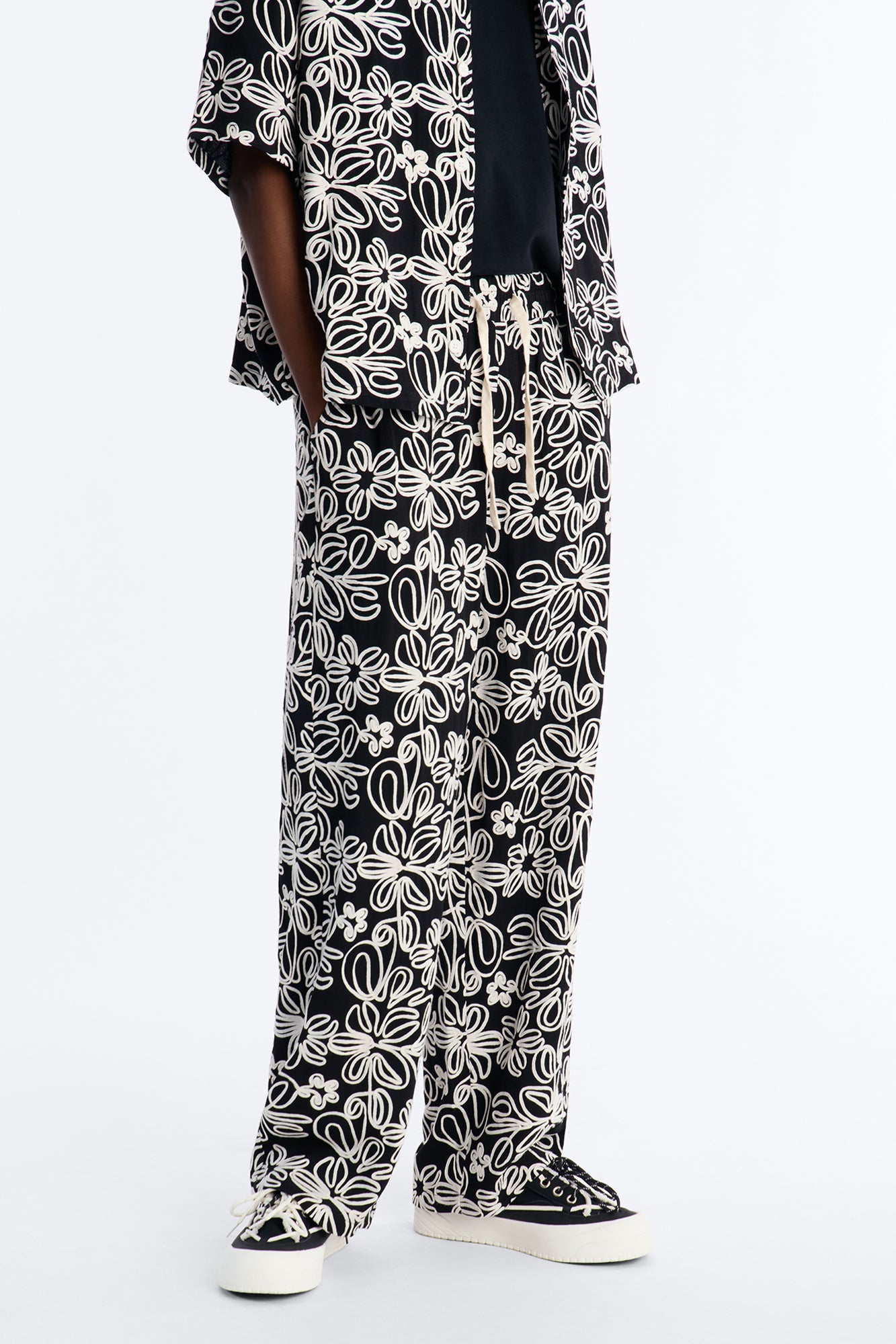 Super Baggy Desert Nights Pant - Black Fashion Nova