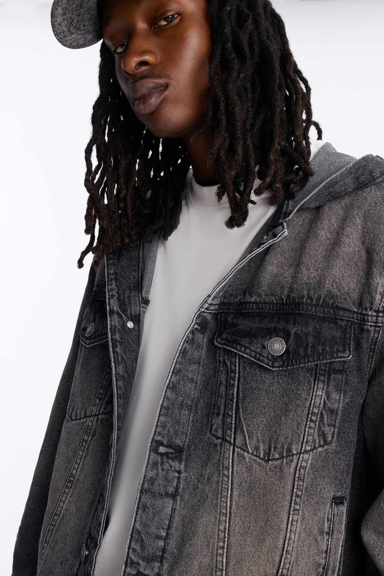 Shrunken Off Duty Denim Trucker Jacket - Black Wash Fashion Nova