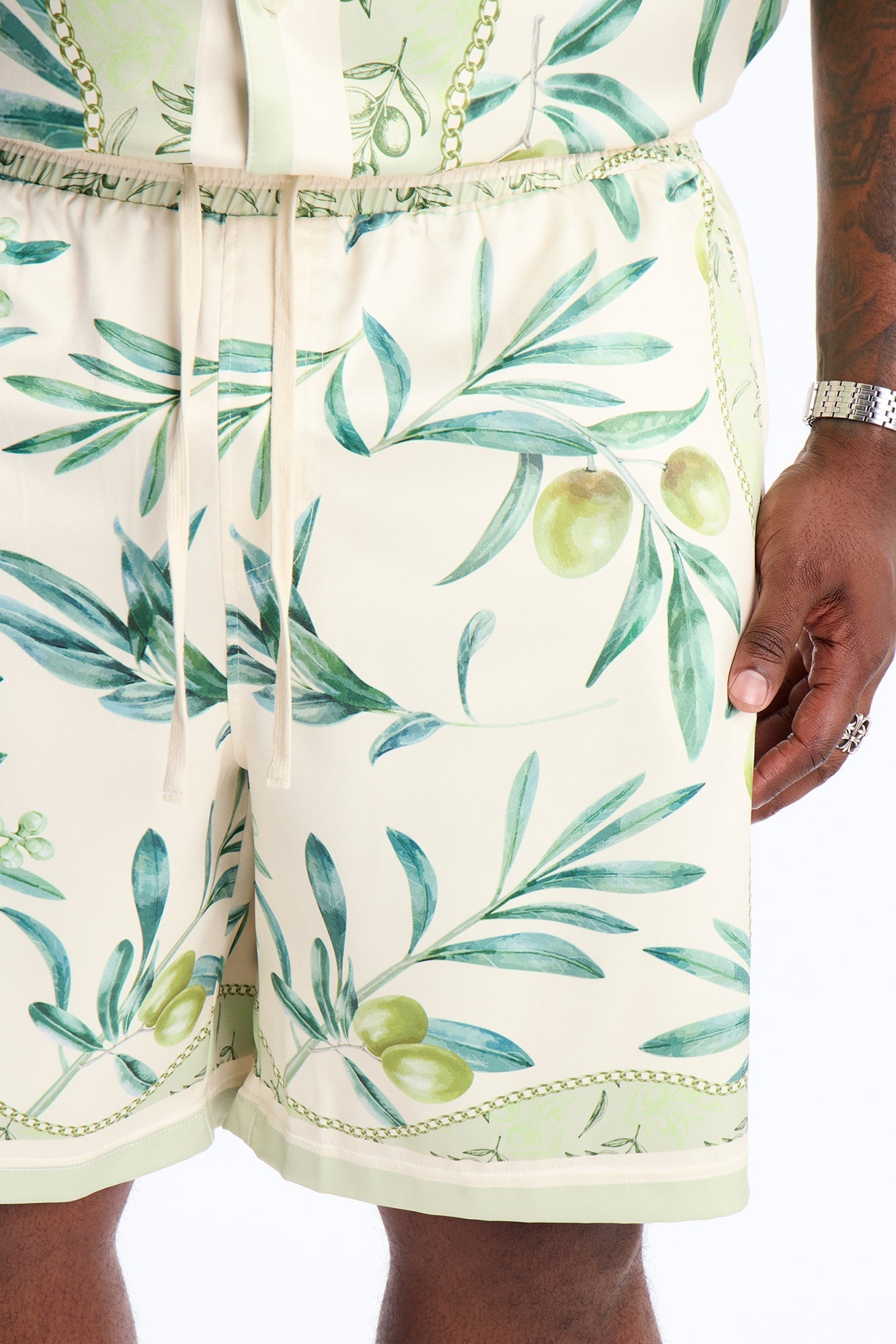 Relaxed Mediterranean Orchard Short - Green Fashion Nova
