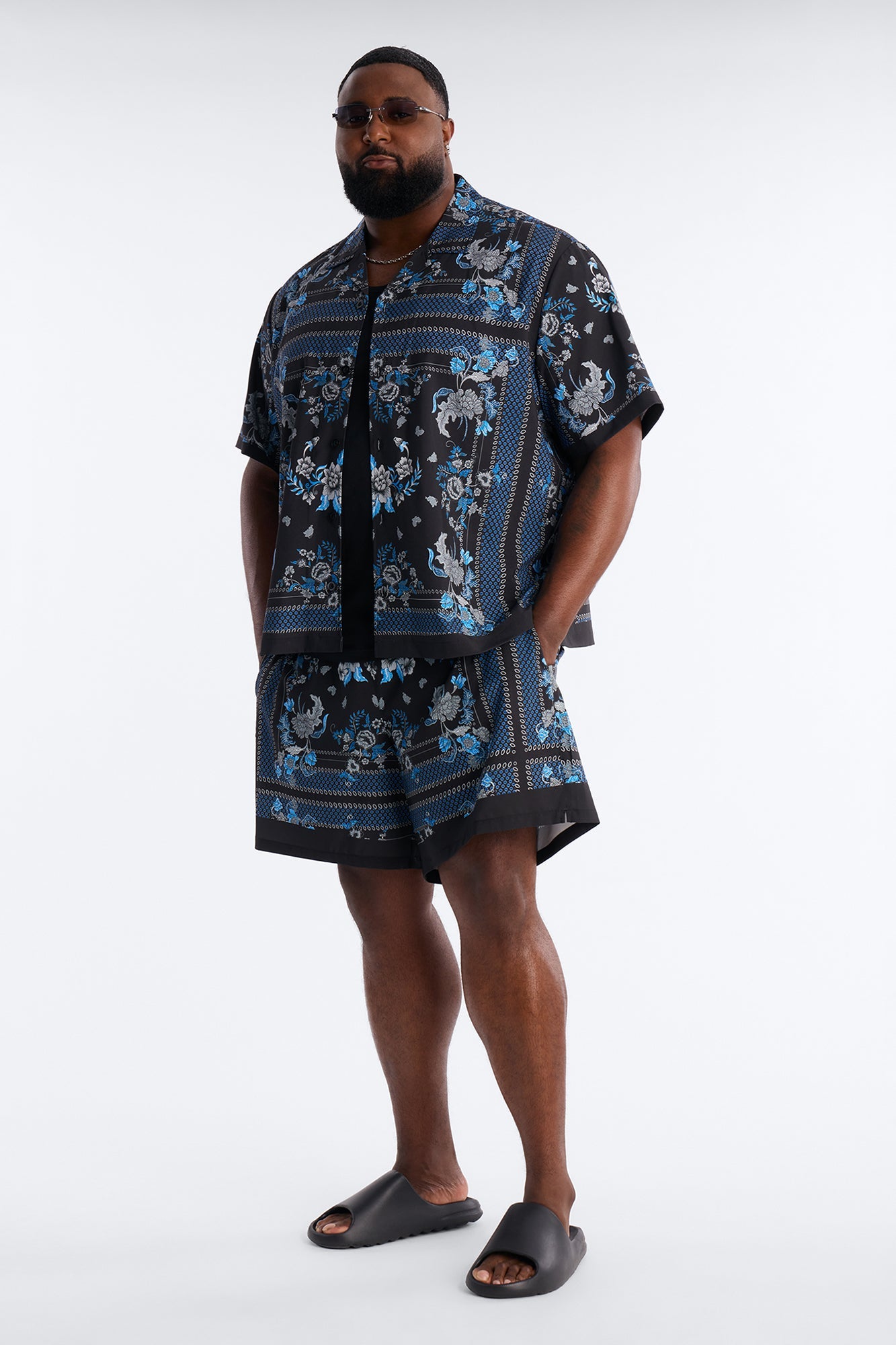 Mirage Bloom Swim Trunk 7″ - Black Fashion Nova