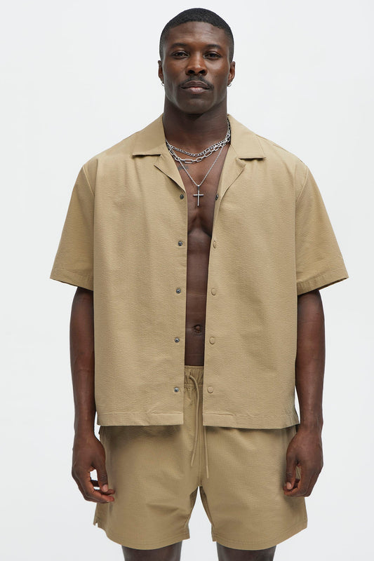 Seersucker Short Sleeve Cuban Collar Shirt - Khaki Fashion Nova
