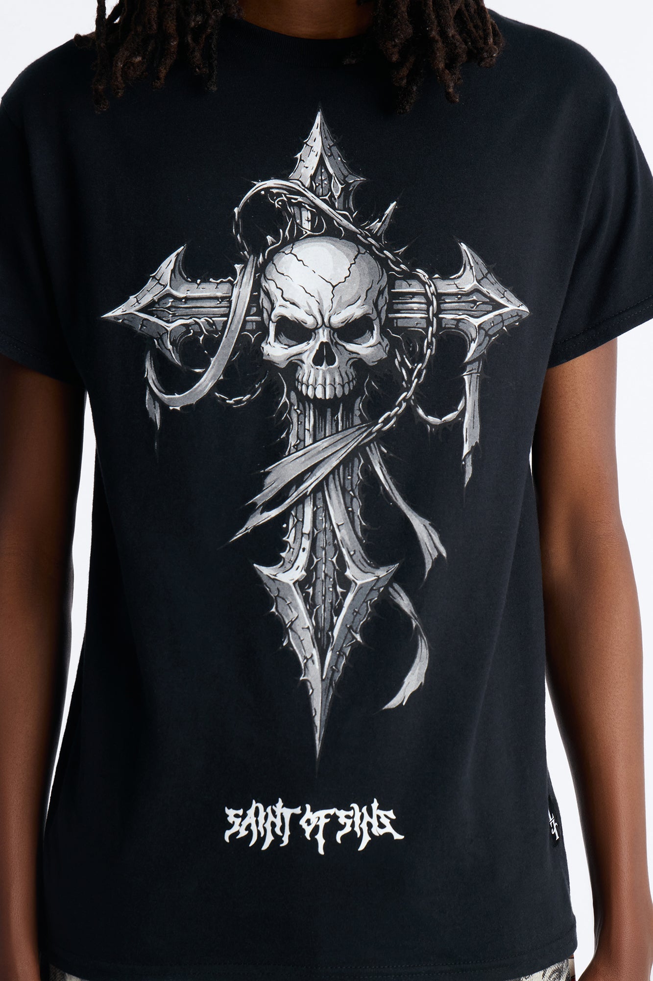 La Familia Cross And Skull Short Sleeve Tee - Black Fashion Nova