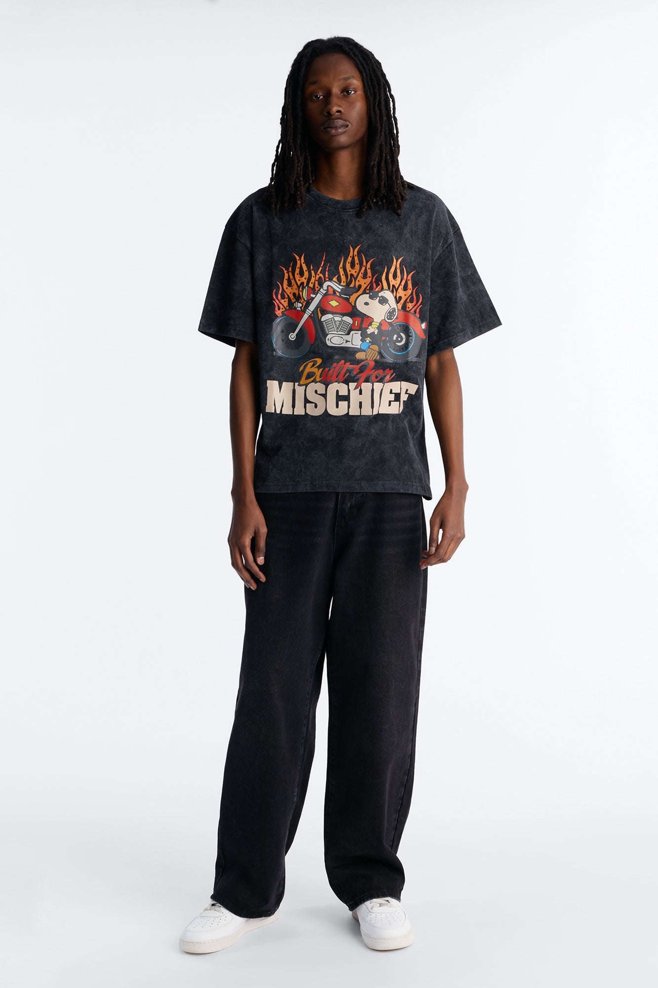 Peanuts Snoopy Mischief Rhinestones Mineral Wash Fleece Tee - Black Wash Fashion Nova