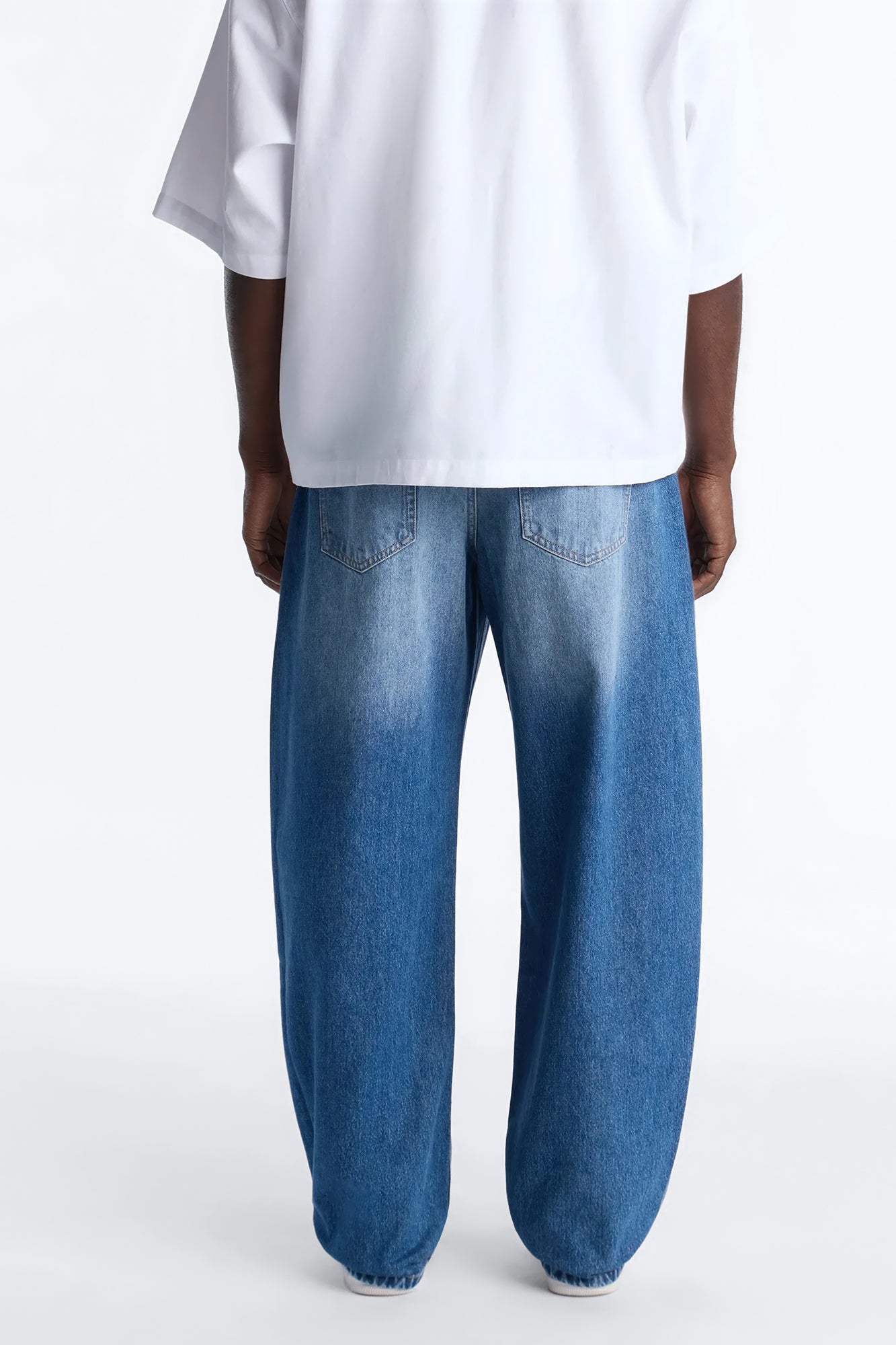 Barrel Etched Floral Jean - Medium Blue Wash Fashion Nova