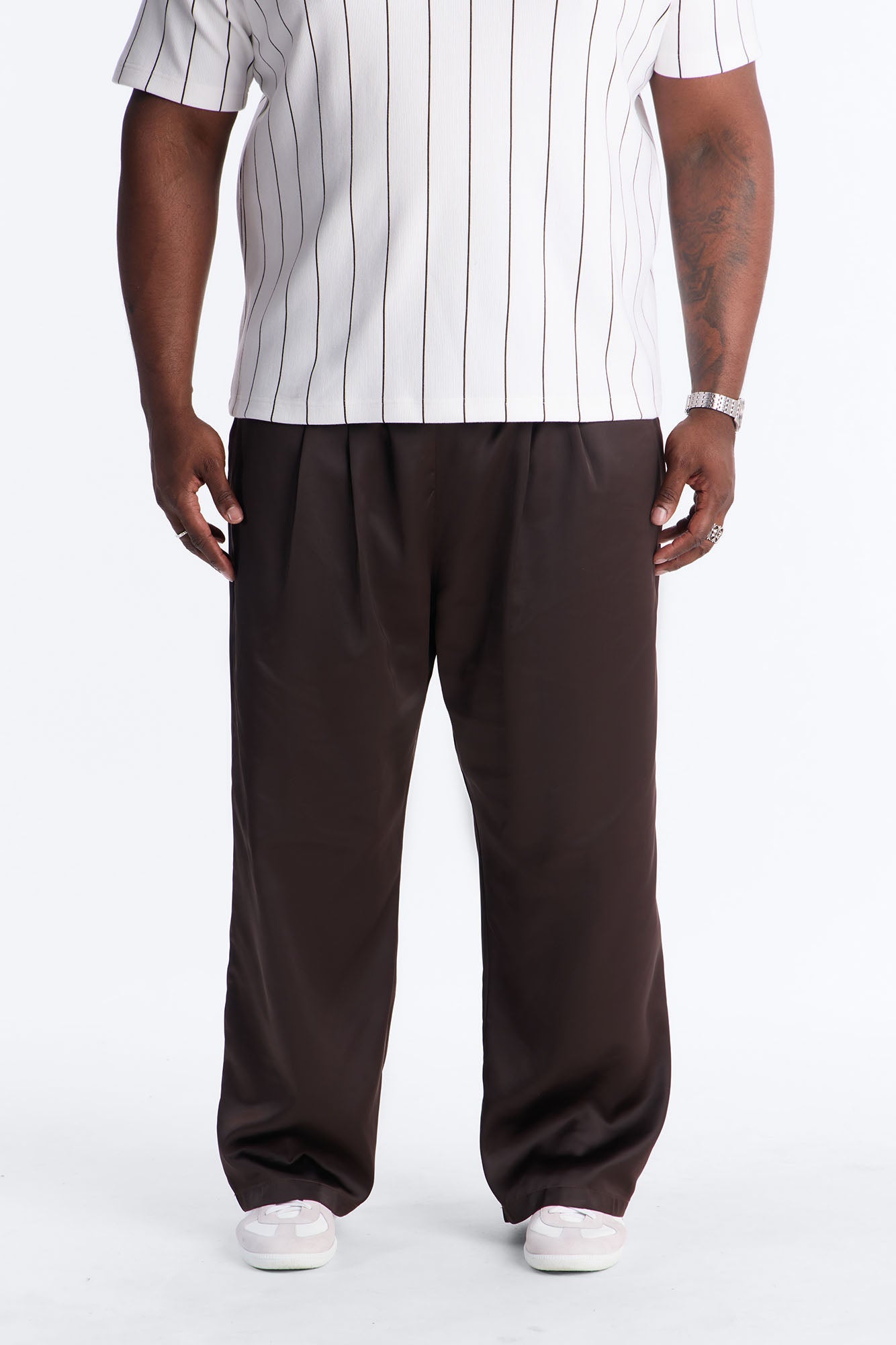 Relaxed Liquid Shadow Pleated Trouser - Brown Fashion Nova