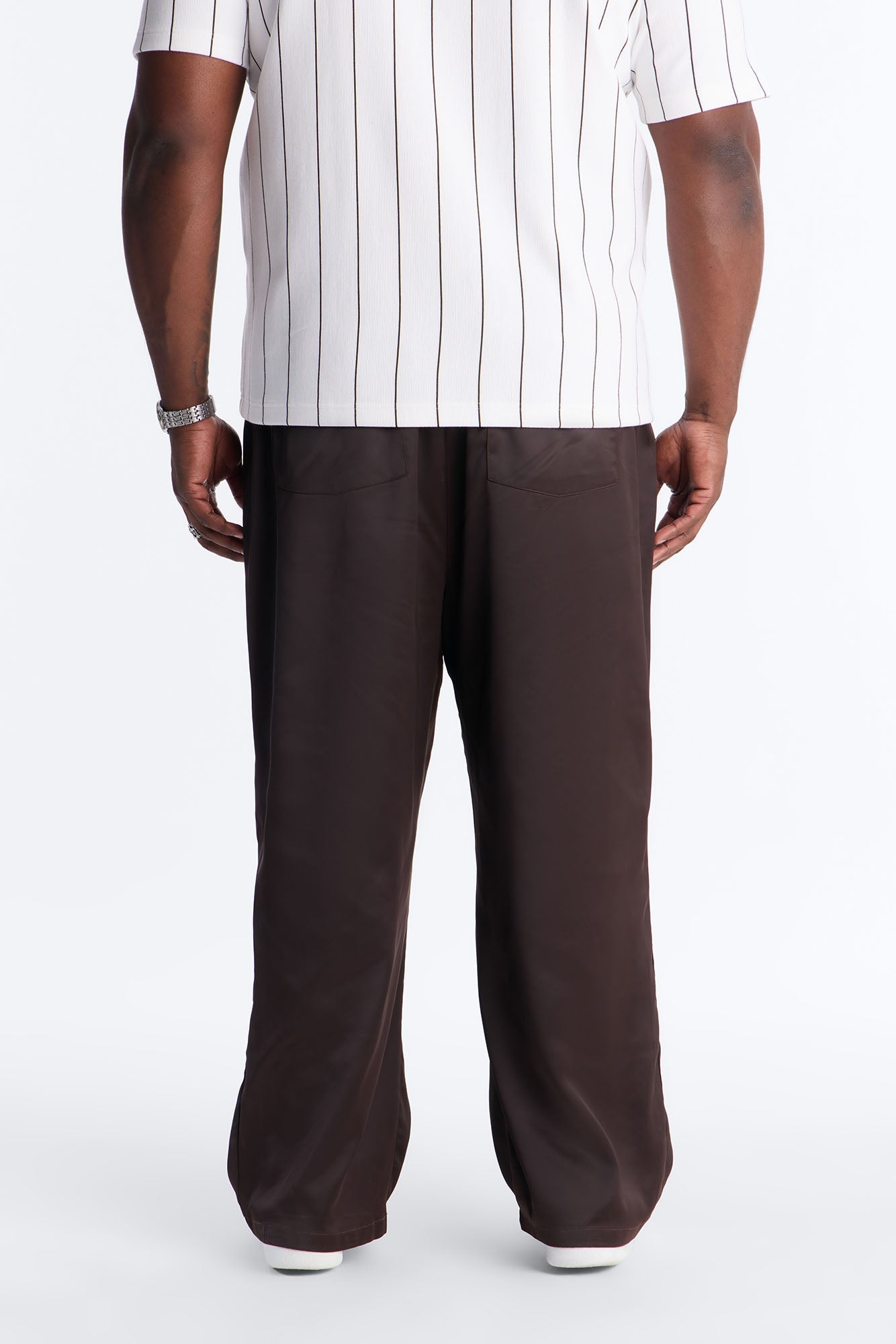 Relaxed Liquid Shadow Pleated Trouser - Brown Fashion Nova