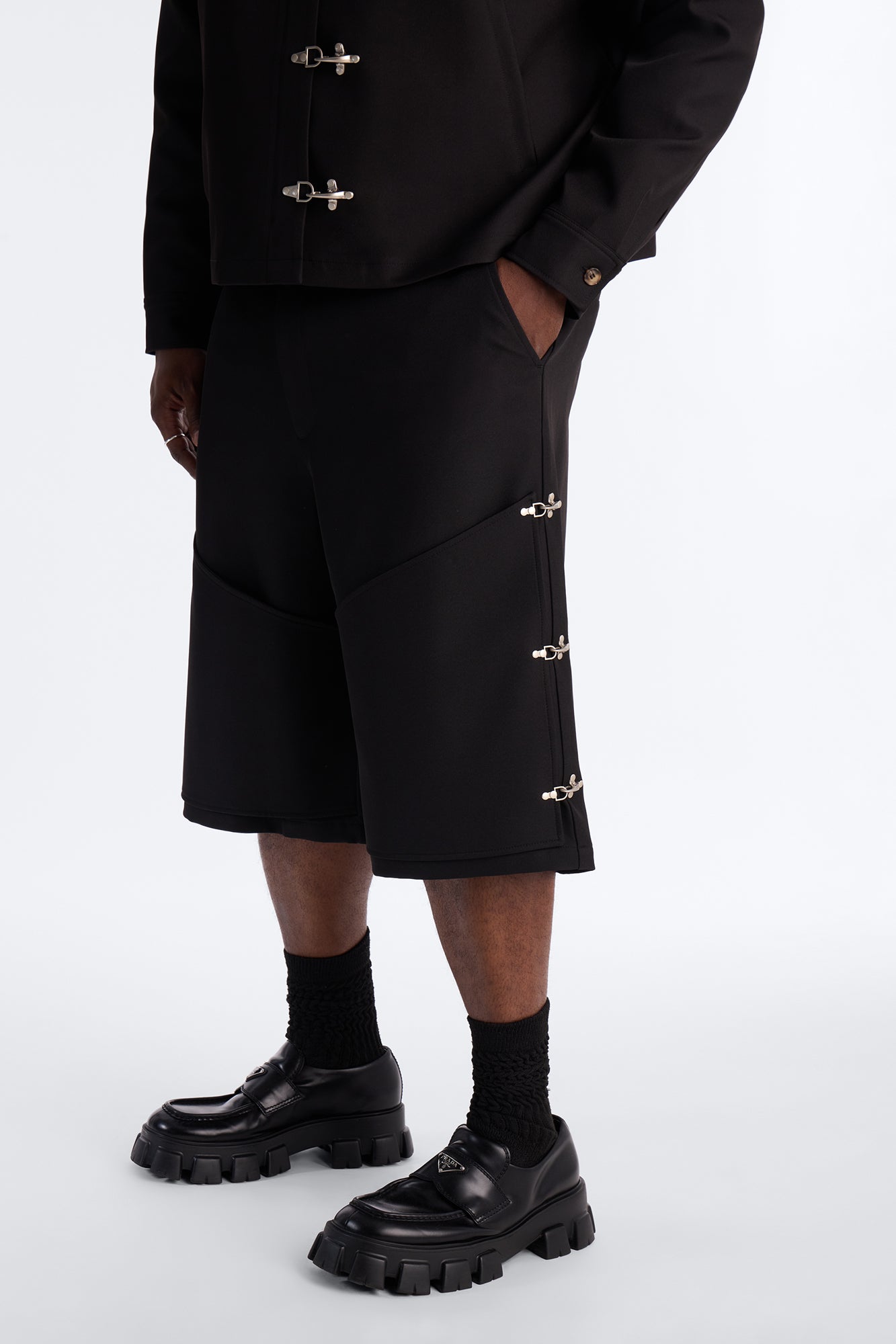 Baggy Vie Clasp Short - Black Fashion Nova