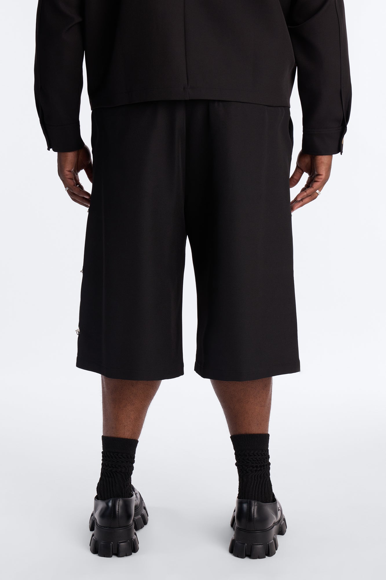 Baggy Vie Clasp Short - Black Fashion Nova