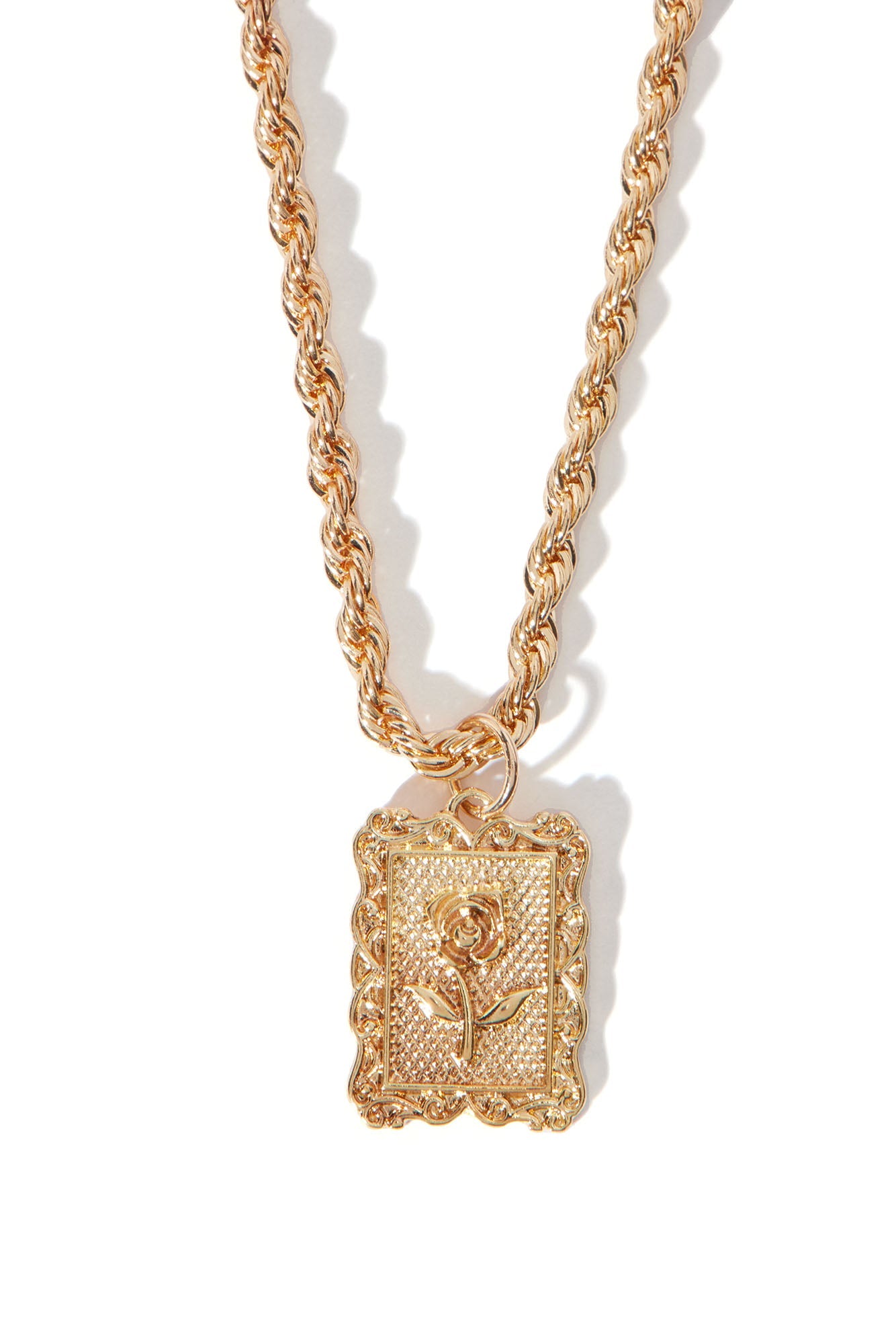 Rose Pendant Rope Chain Necklace - Gold Fashion Nova