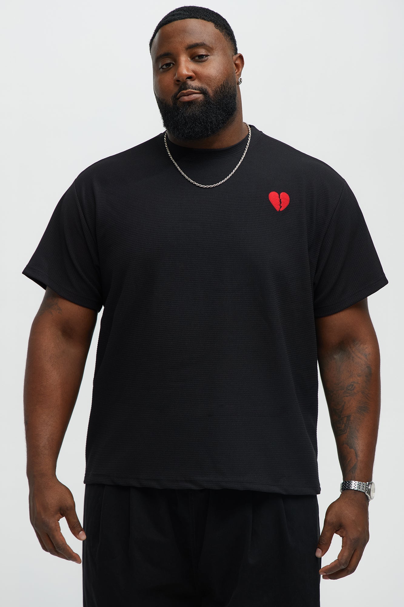 Broken Heart Textured Short Sleeve Tee - Black Fashion Nova