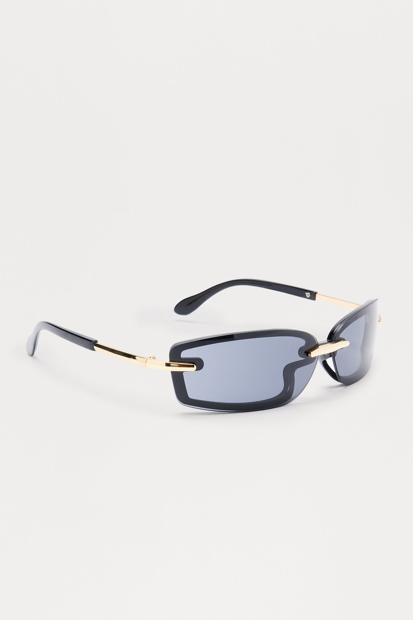 Jacar Round Sunglasses - Black Fashion Nova