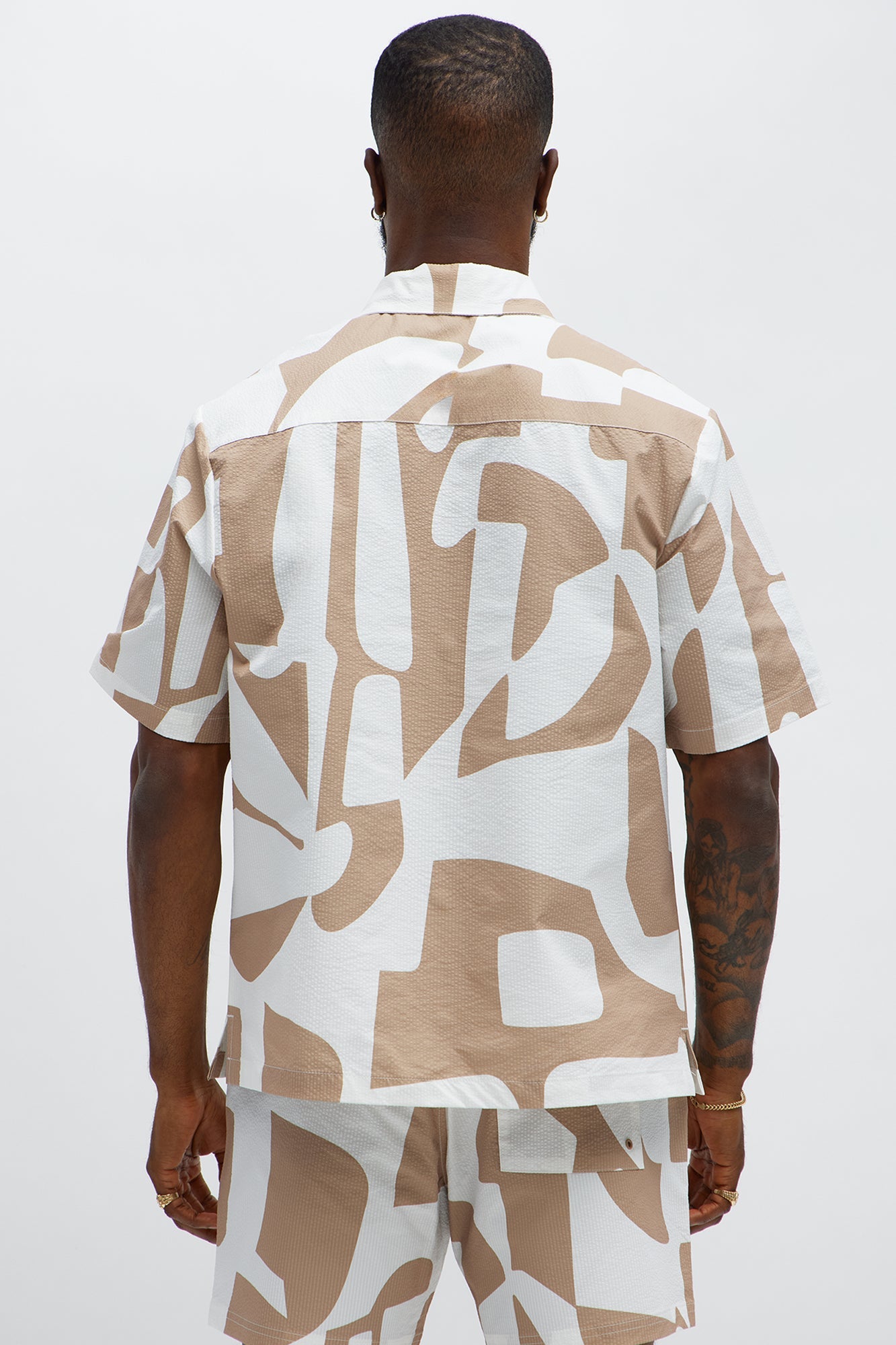 Seersucker Abstract Geo Printed Closed Collar Shirt - Tan/Multi Fashion Nova