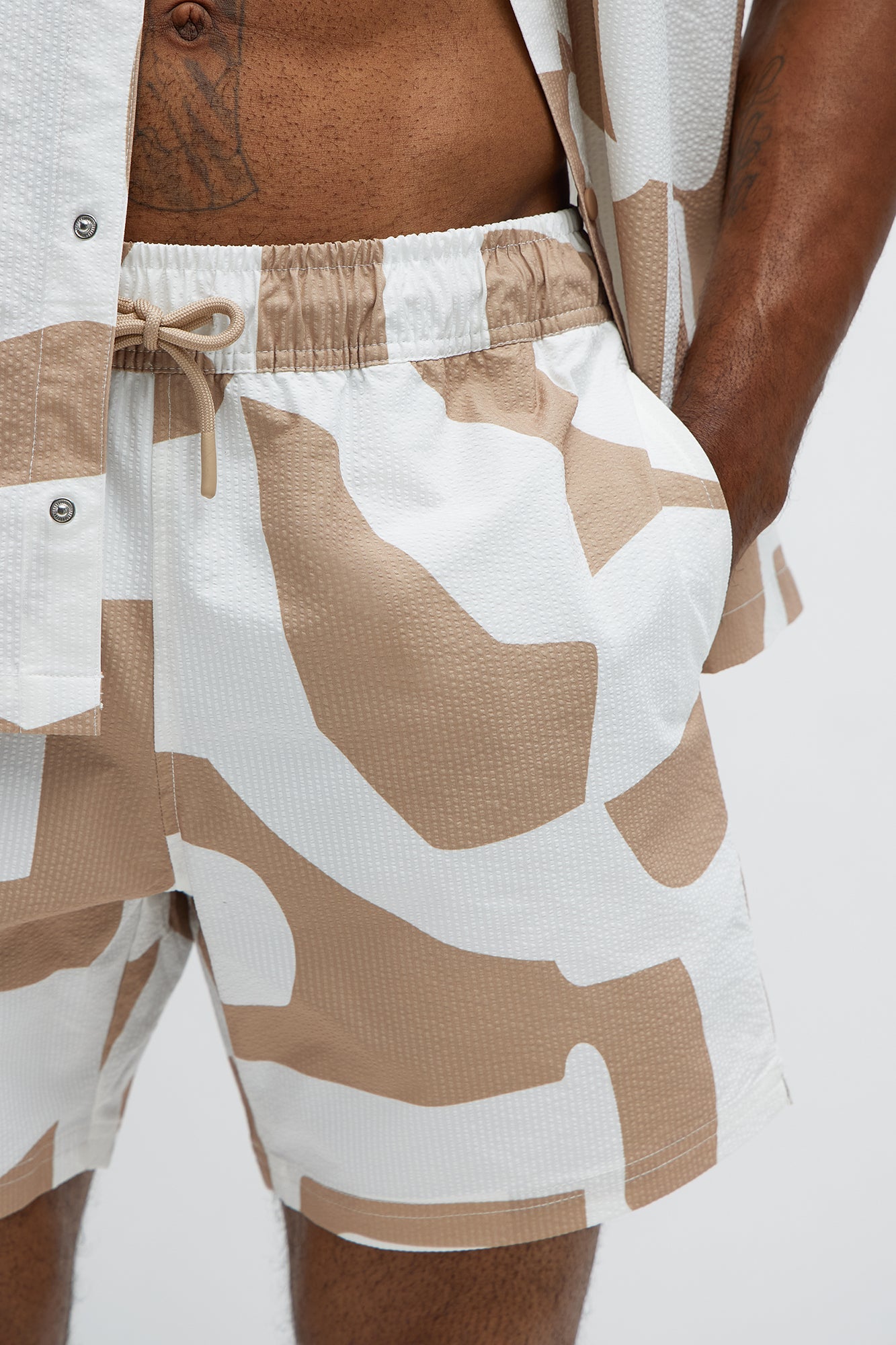 Seersucker Abstract Geo Printed Swim Trunk 6″ - Tan/Multi Fashion Nova