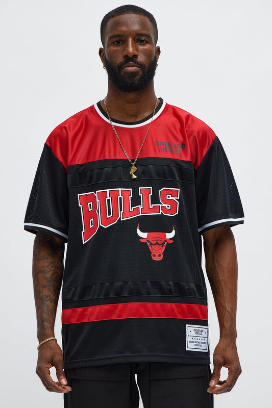 Bulls Regular Fit Basketball Tee - Black Fashion Nova