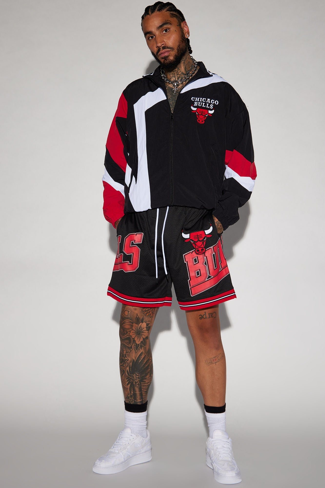 Bulls Step Back Mesh Shorts - Black Fashion Nova