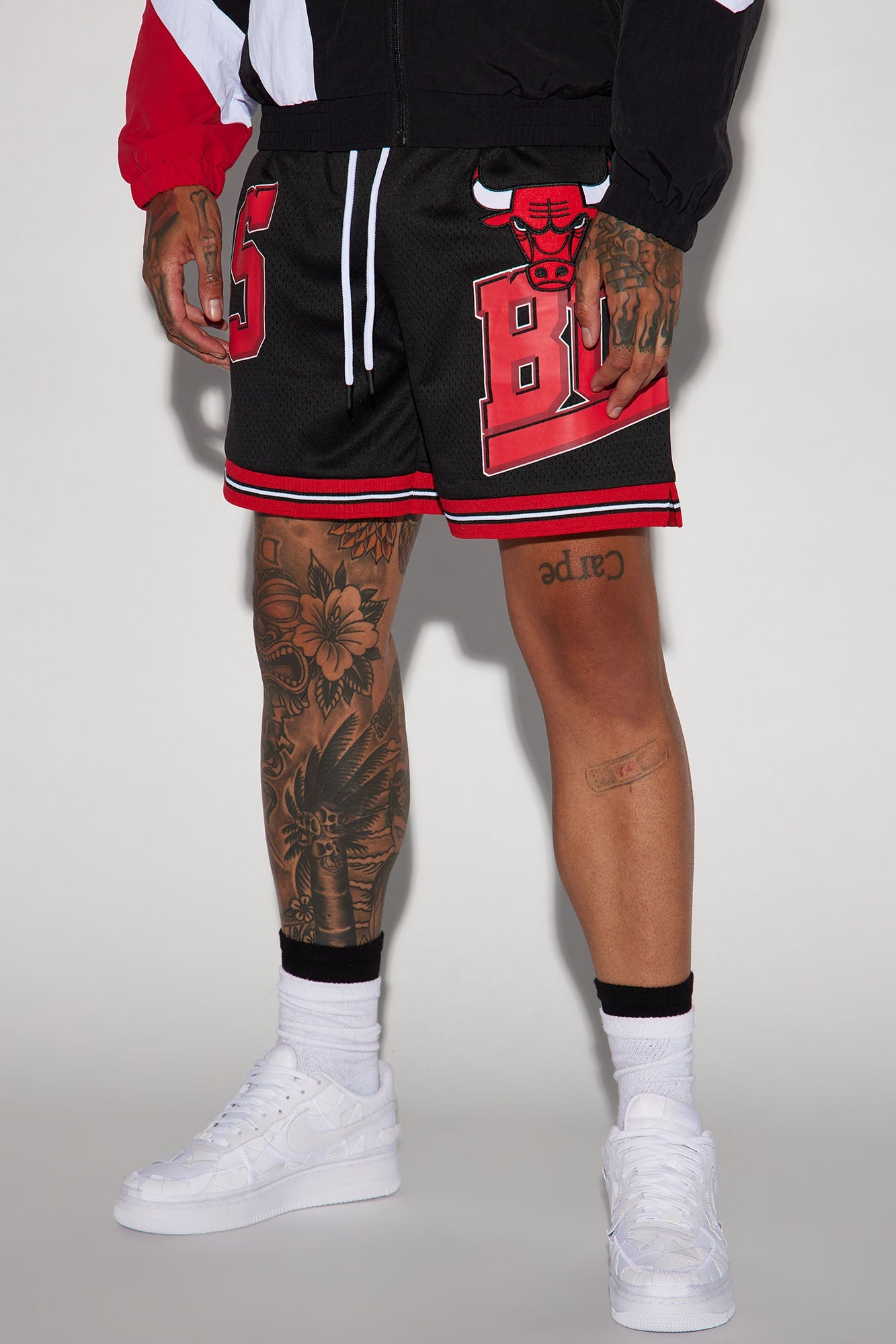 Bulls Step Back Mesh Shorts - Black Fashion Nova