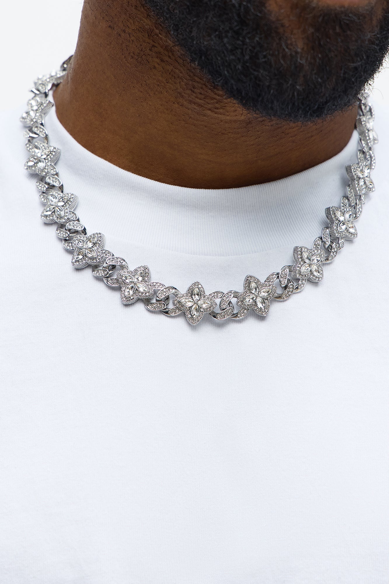 Iced Clover Necklace - Silver Fashion Nova