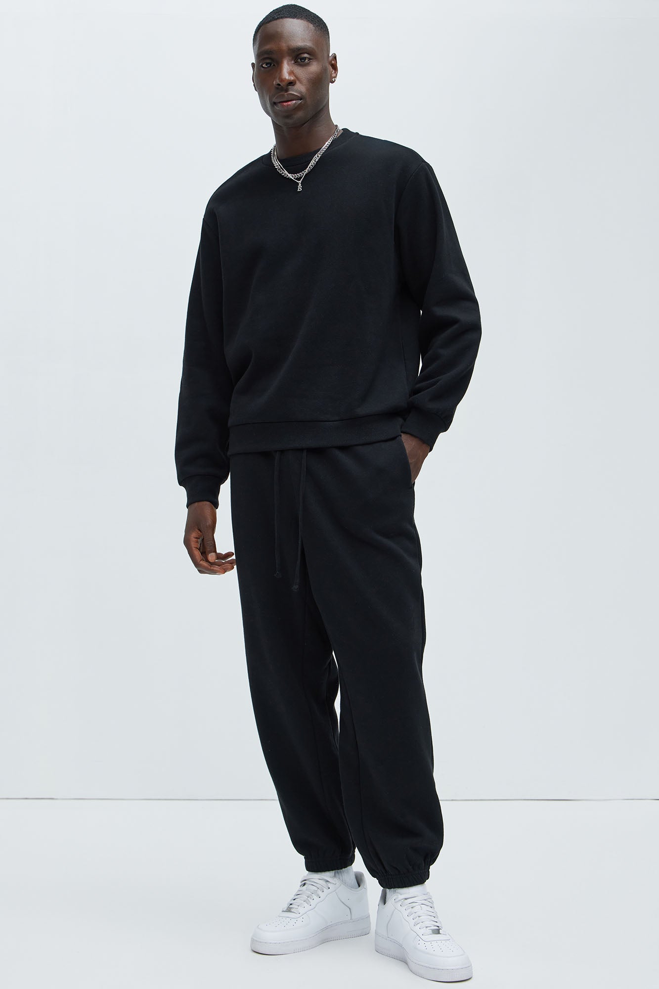 Tyson Crew Neck Sweatshirt - Black Fashion Nova