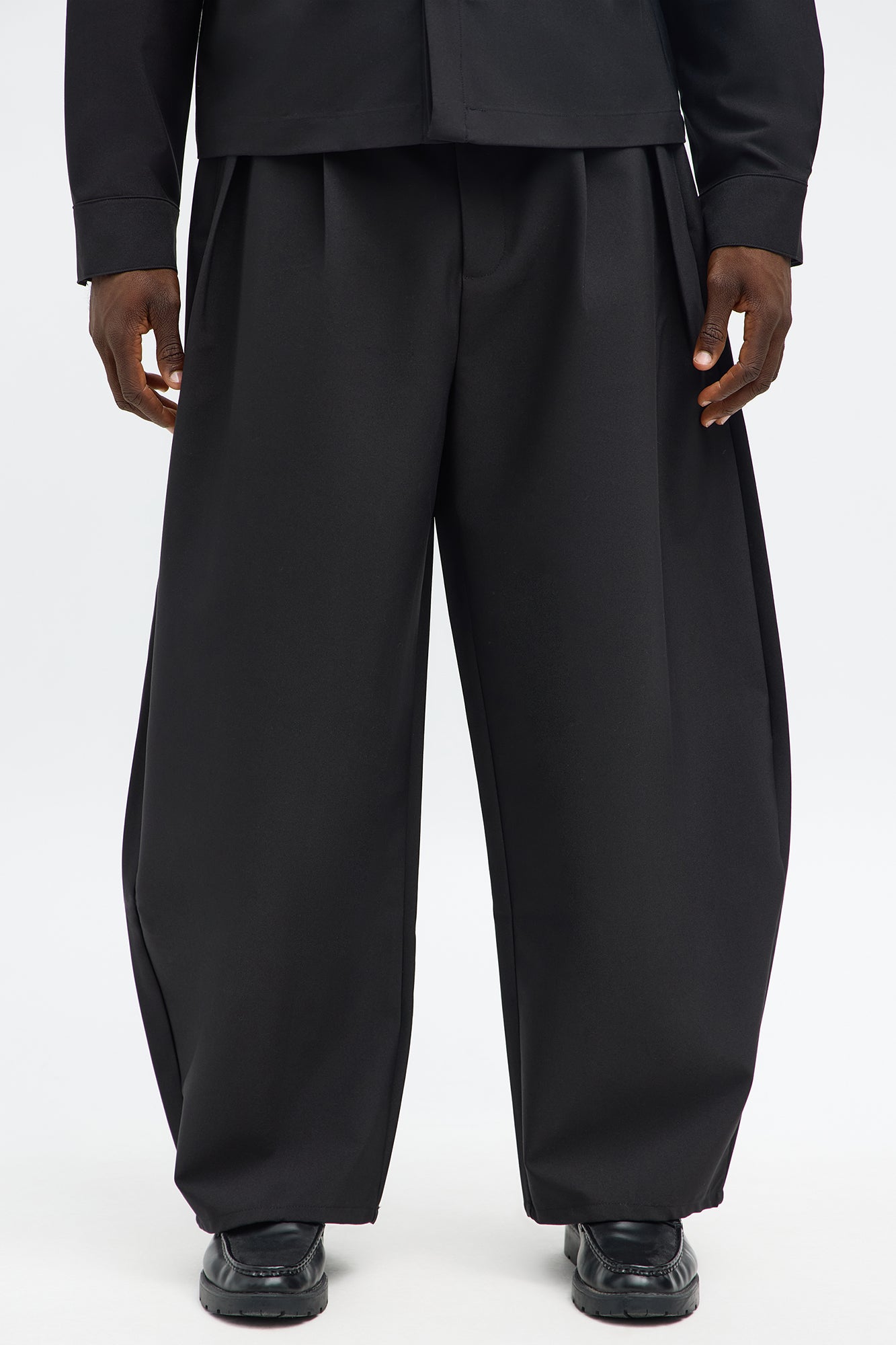 Barrel Bold Flow Trousers - Black Fashion Nova