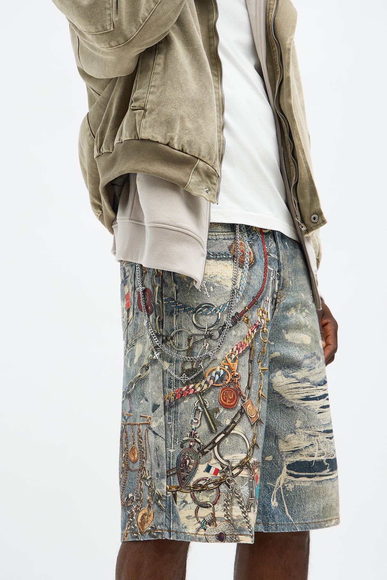 Relaxed Chain Distressed Printed Denim Short - Light Wash Fashion Nova