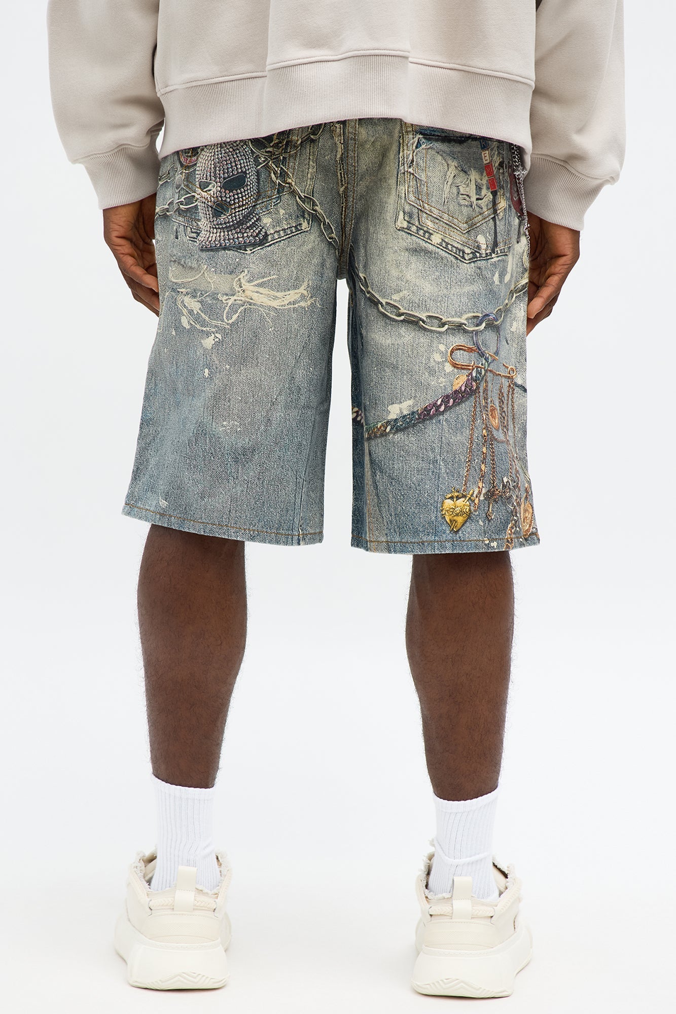 Relaxed Chain Distressed Printed Denim Short - Light Wash Fashion Nova