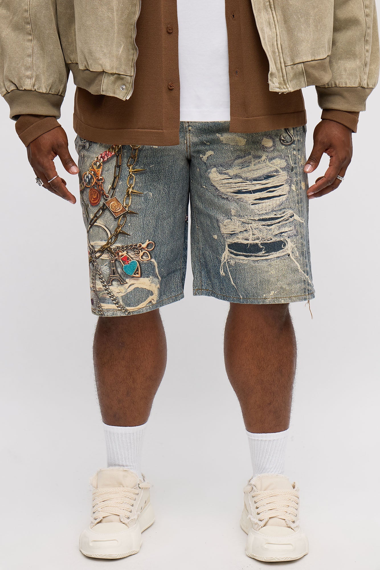 Relaxed Chain Distressed Printed Denim Short - Light Wash Fashion Nova