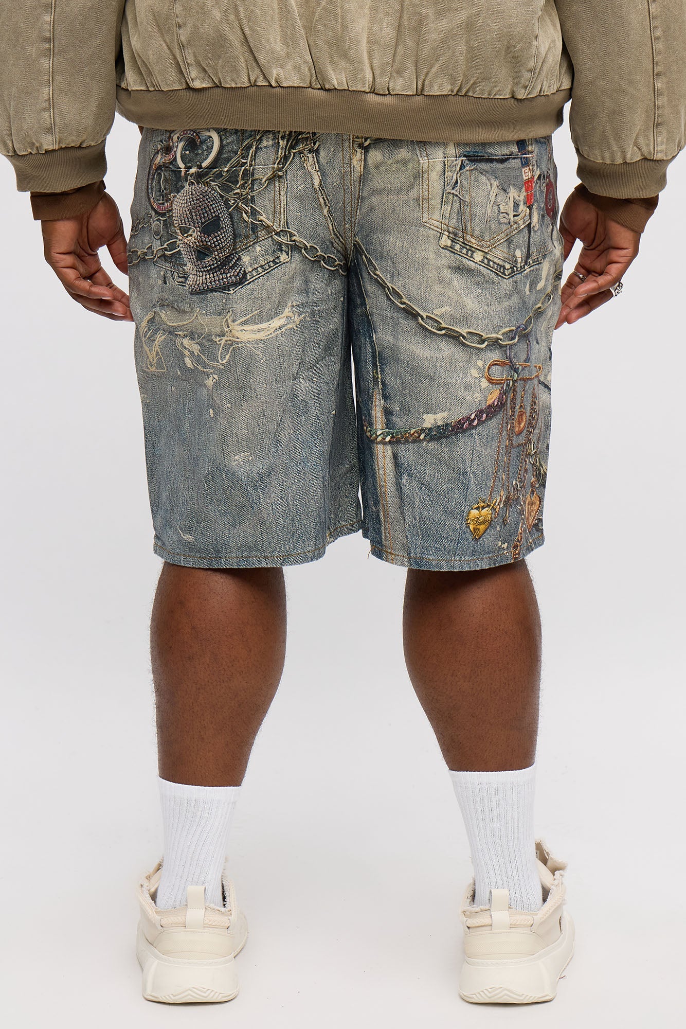 Relaxed Chain Distressed Printed Denim Short - Light Wash Fashion Nova