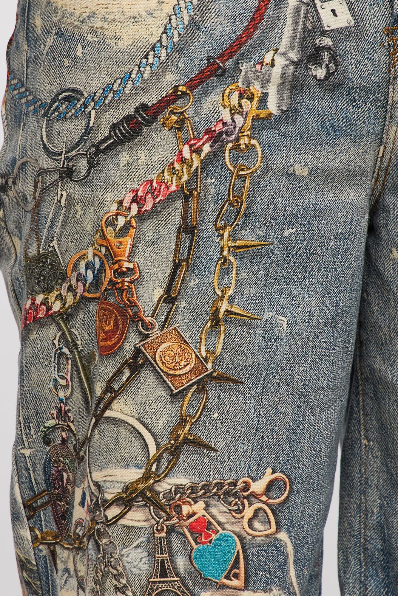 Relaxed Chain Distressed Printed Denim Short - Light Wash Fashion Nova