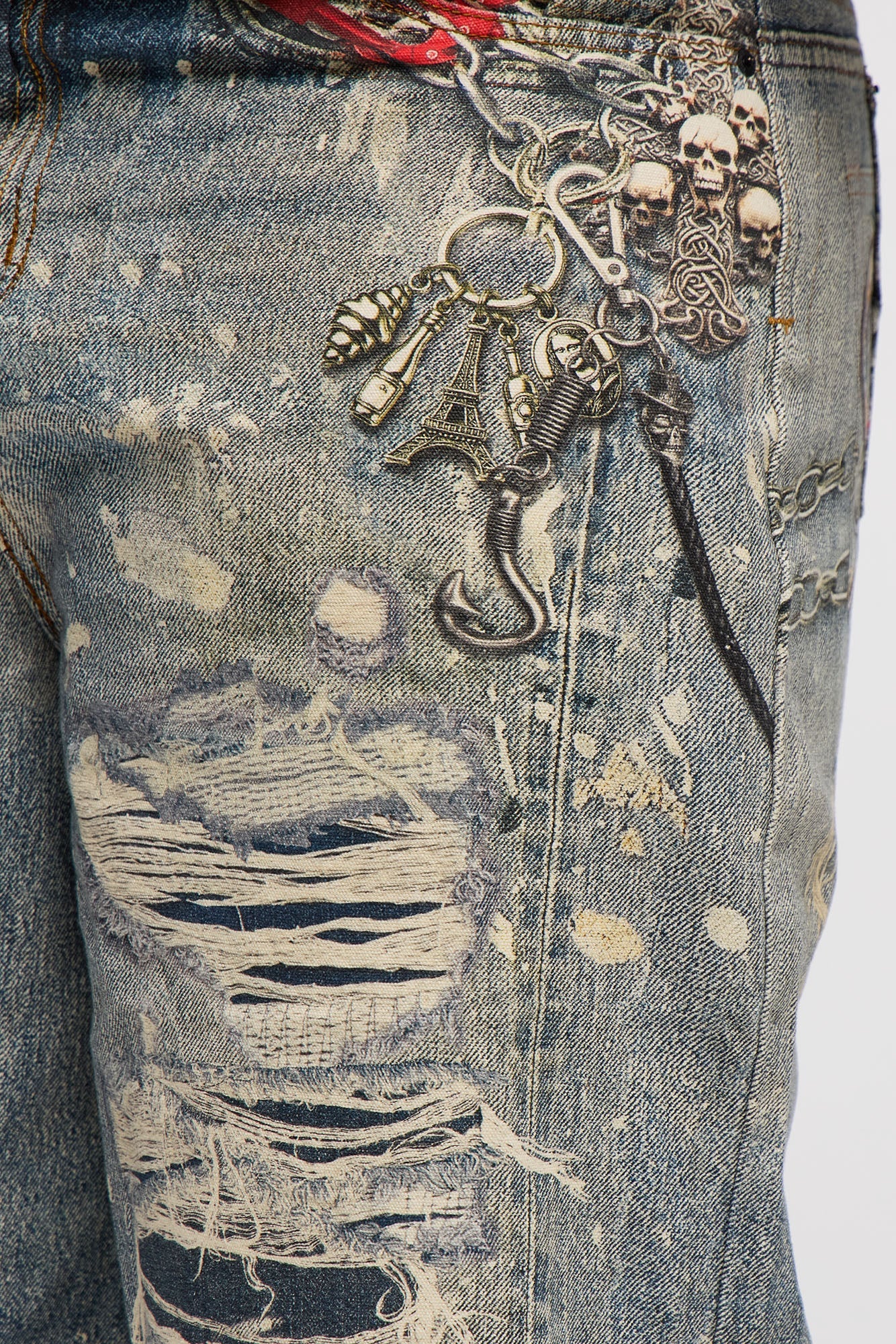 Relaxed Chain Distressed Printed Denim Short - Light Wash Fashion Nova
