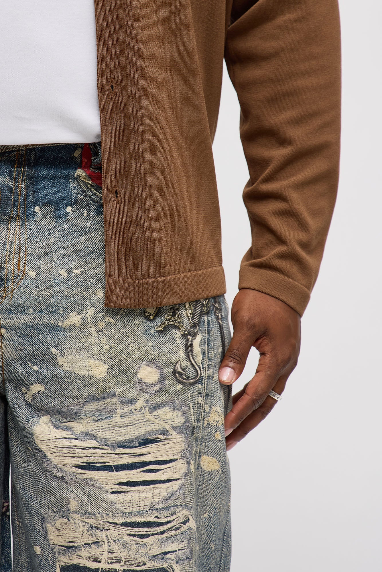 Relaxed Chain Distressed Printed Denim Short - Light Wash Fashion Nova