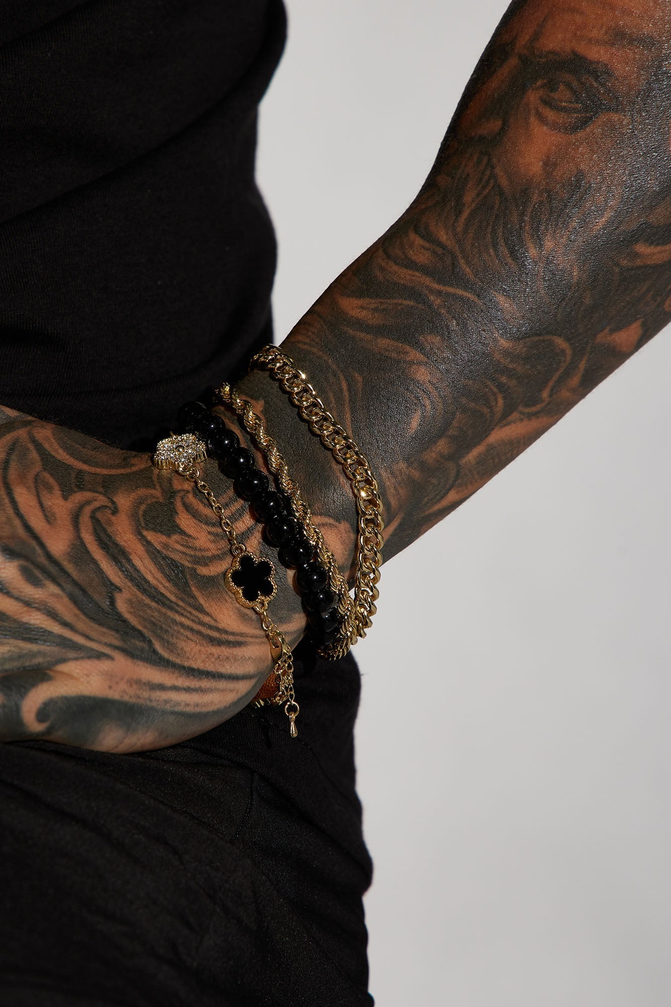 Iced Clover Bracelet Set - Gold Fashion Nova