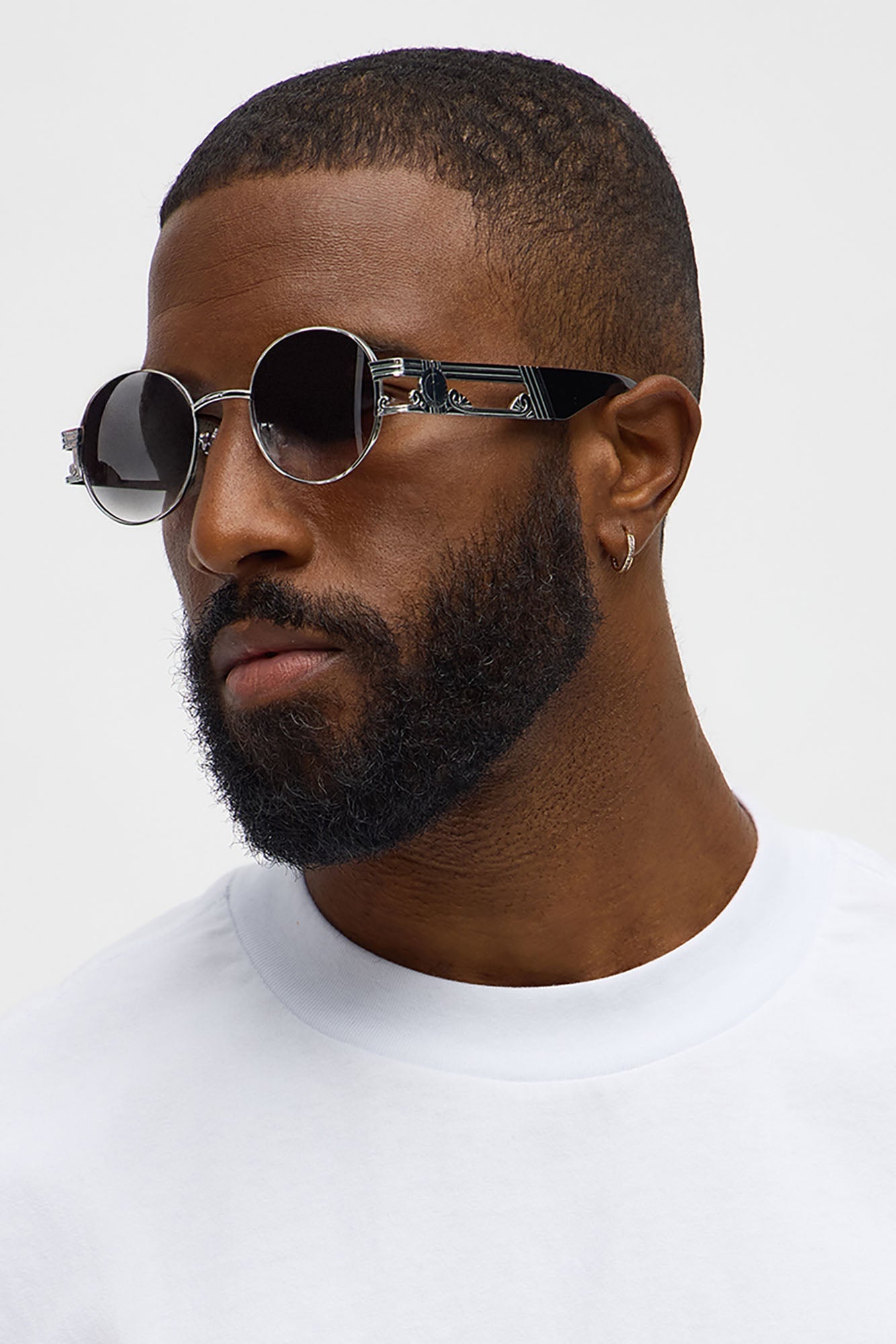 Sleek Oval Metal Frame Sunglasses - Black/Silver Fashion Nova