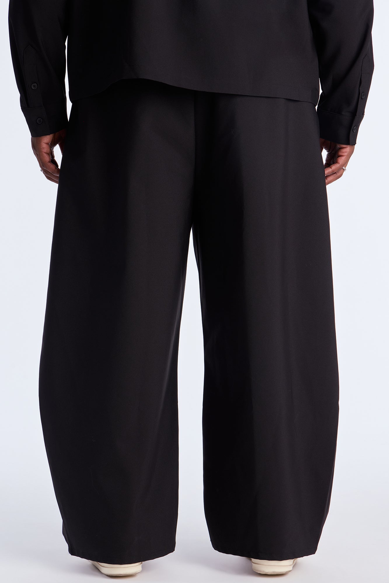 Barrel Bold Flow Trousers - Black Fashion Nova