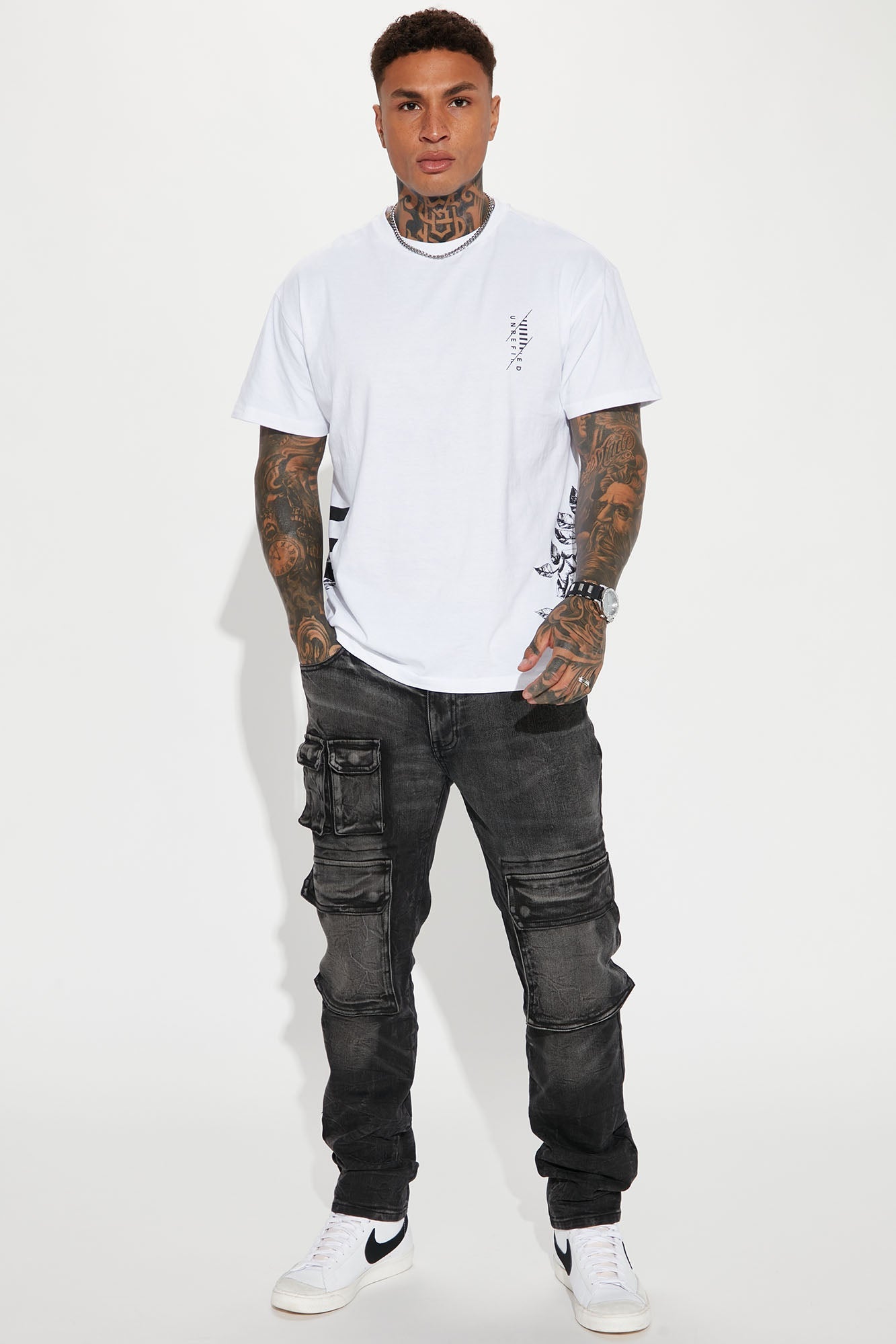 Black Roses Short Sleeve Tee - White Fashion Nova