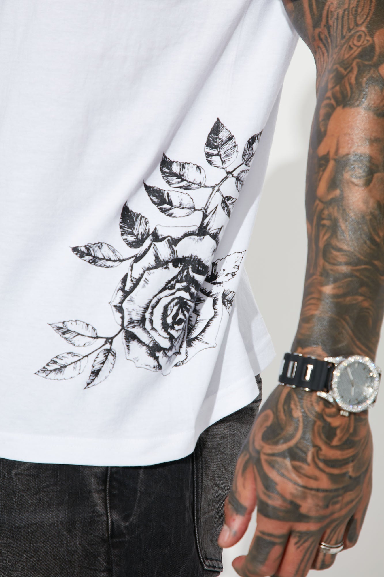 Black Roses Short Sleeve Tee - White Fashion Nova