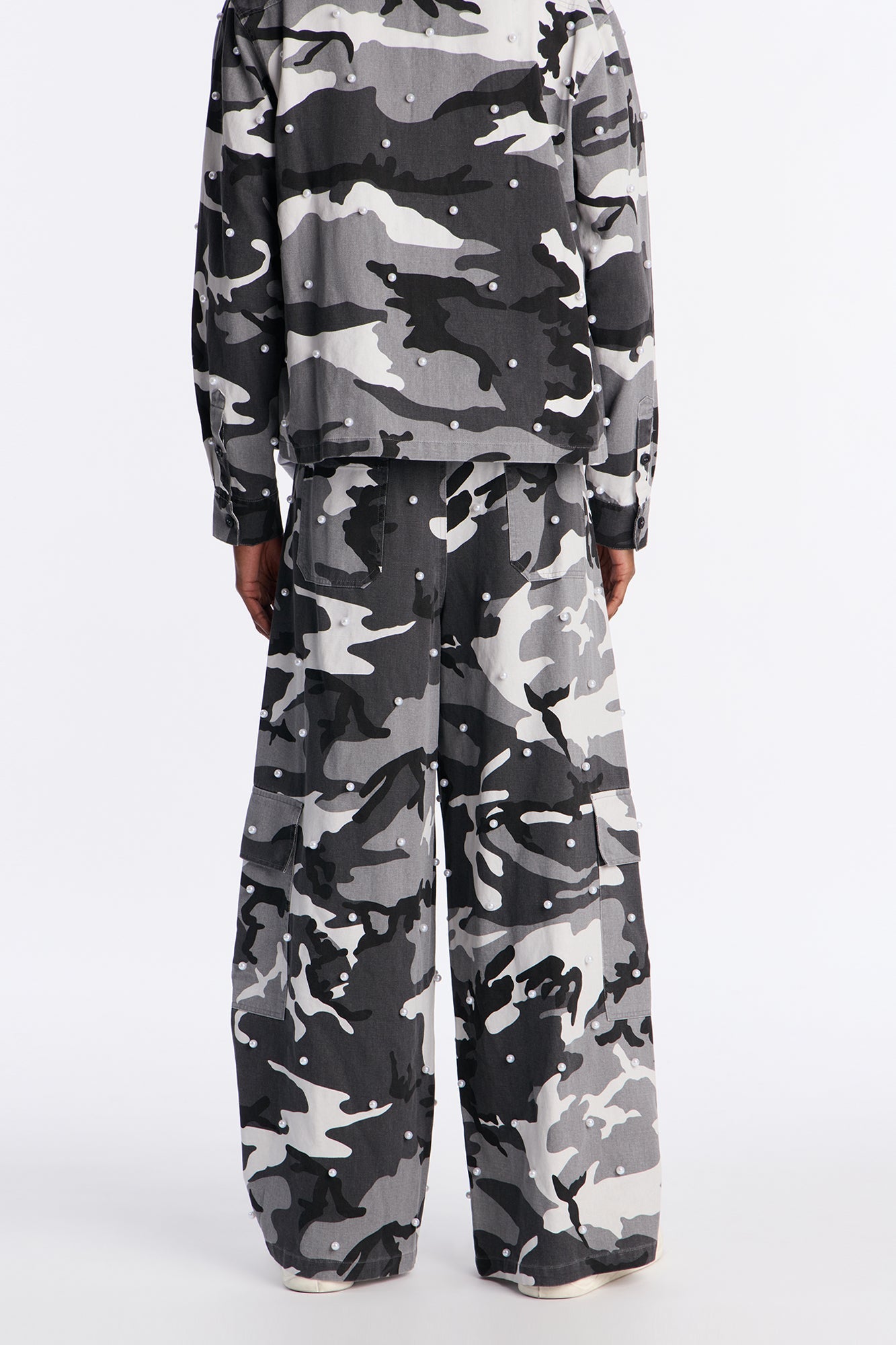 Pearl Wildin Camo Cargo Baggy Pants - Black Fashion Nova