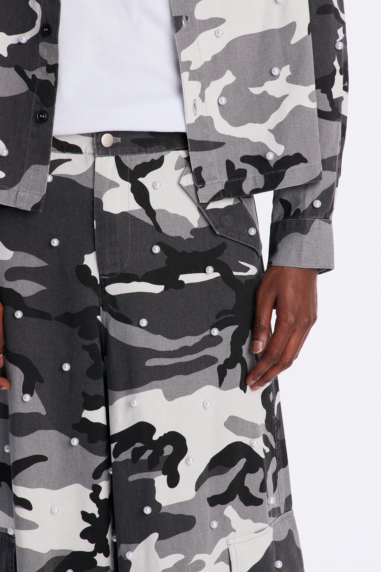 Pearl Wildin Camo Cargo Baggy Pants - Black Fashion Nova